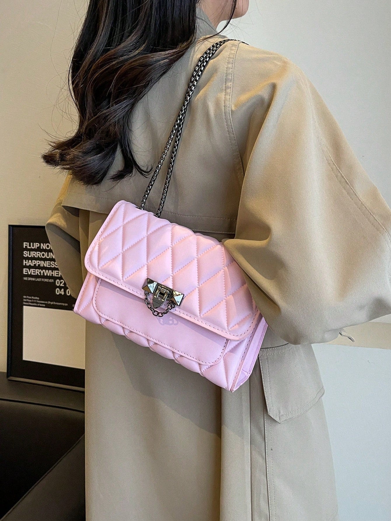 1pc Minimalist Fashion Concave Diamond-Shaped Square Bag, Flap Lock Metal Chain Shoulder Bag, Suitable For Women's Casual Daily Use