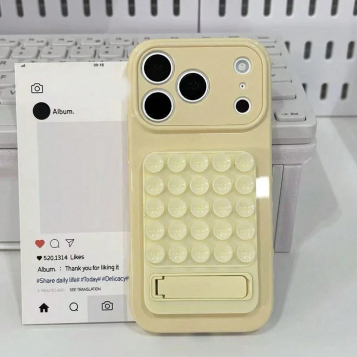 1pc Minimalist Solid Color Silicone Suction Cup Foldable Stand Protective Case Compatible With IPhone 17 Pro Max/17 Pro/17/16 Pro/16/16 Pro Max/15 Pro/15 Pro Max/14 Pro/14 Pro Max/14/13 Pro Max/13 Pro