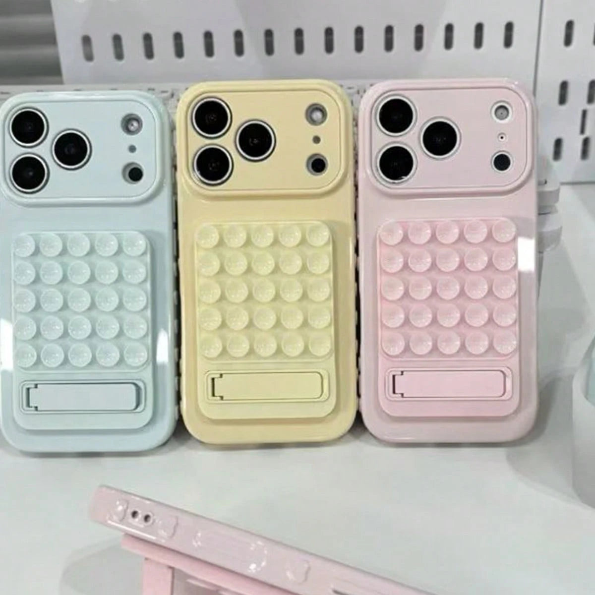 1pc Minimalist Solid Color Silicone Suction Cup Foldable Stand Protective Case Compatible With IPhone 17 Pro Max/17 Pro/17/16 Pro/16/16 Pro Max/15 Pro/15 Pro Max/14 Pro/14 Pro Max/14/13 Pro Max/13 Pro
