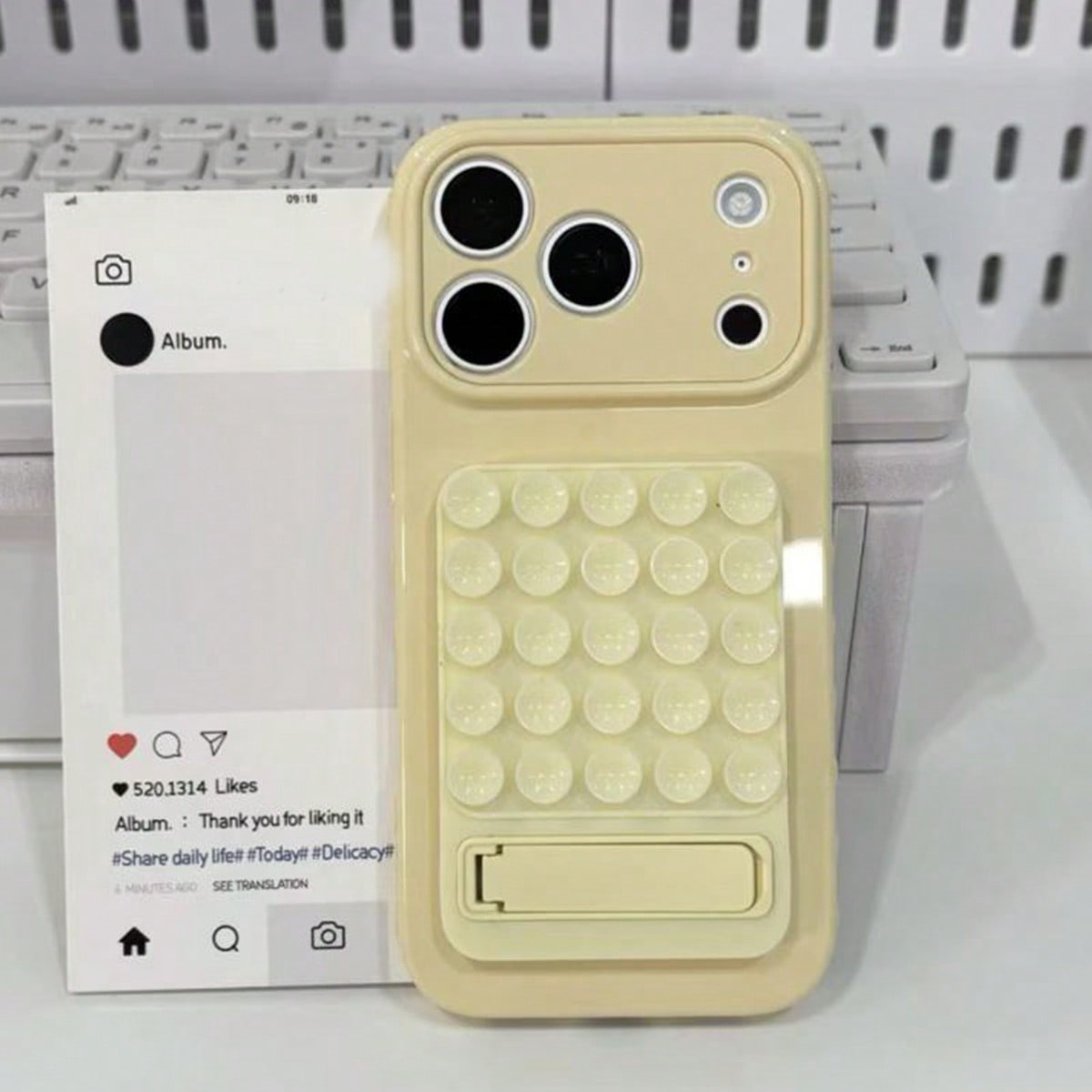 1pc Minimalist Solid Color Silicone Suction Cup Foldable Stand Protective Case Compatible With IPhone 17 Pro Max/17 Pro/17/16 Pro/16/16 Pro Max/15 Pro/15 Pro Max/14 Pro/14 Pro Max/14/13 Pro Max/13 Pro