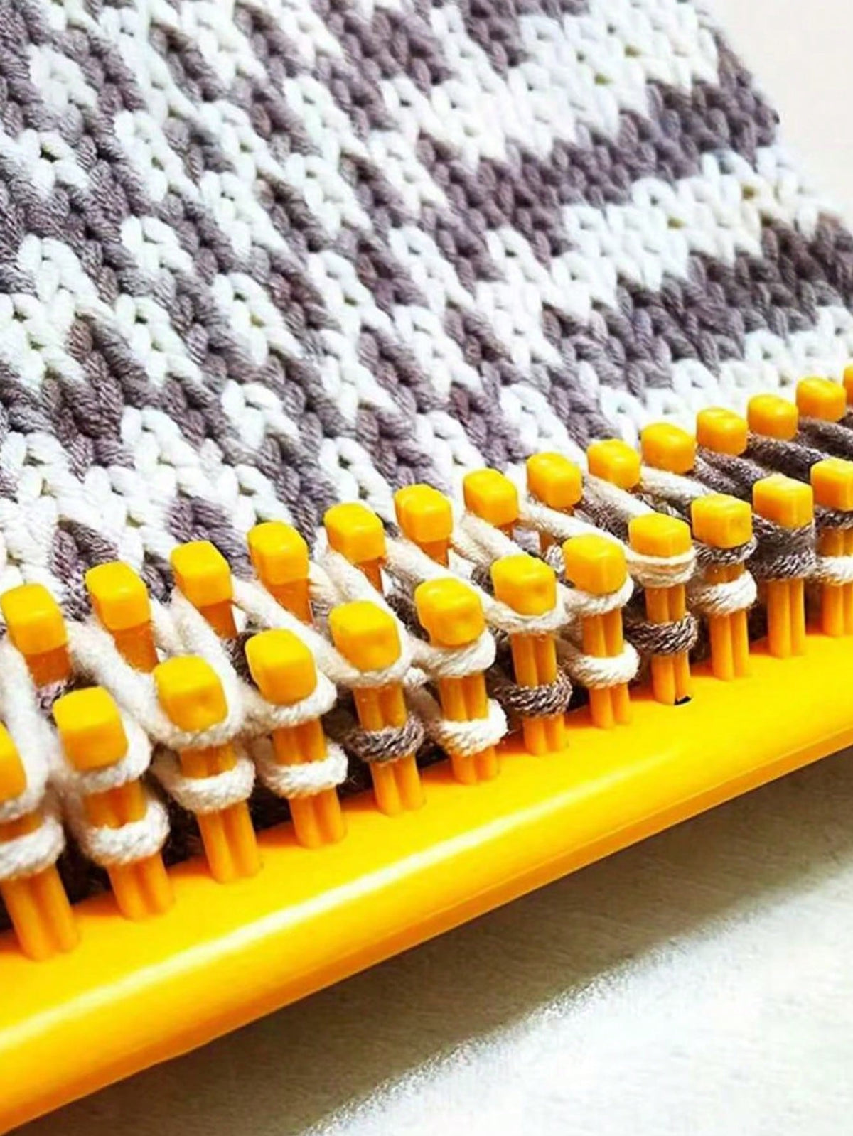 1pc/Set Handmade Knitting Kit With Knitting Loom, DIY Knitting Craft Weaving Tool, Crochet Hook, And Randomly Colored Accessories For Blanket, Scarf, Hat, Shawl, And Knit Sewing Projects