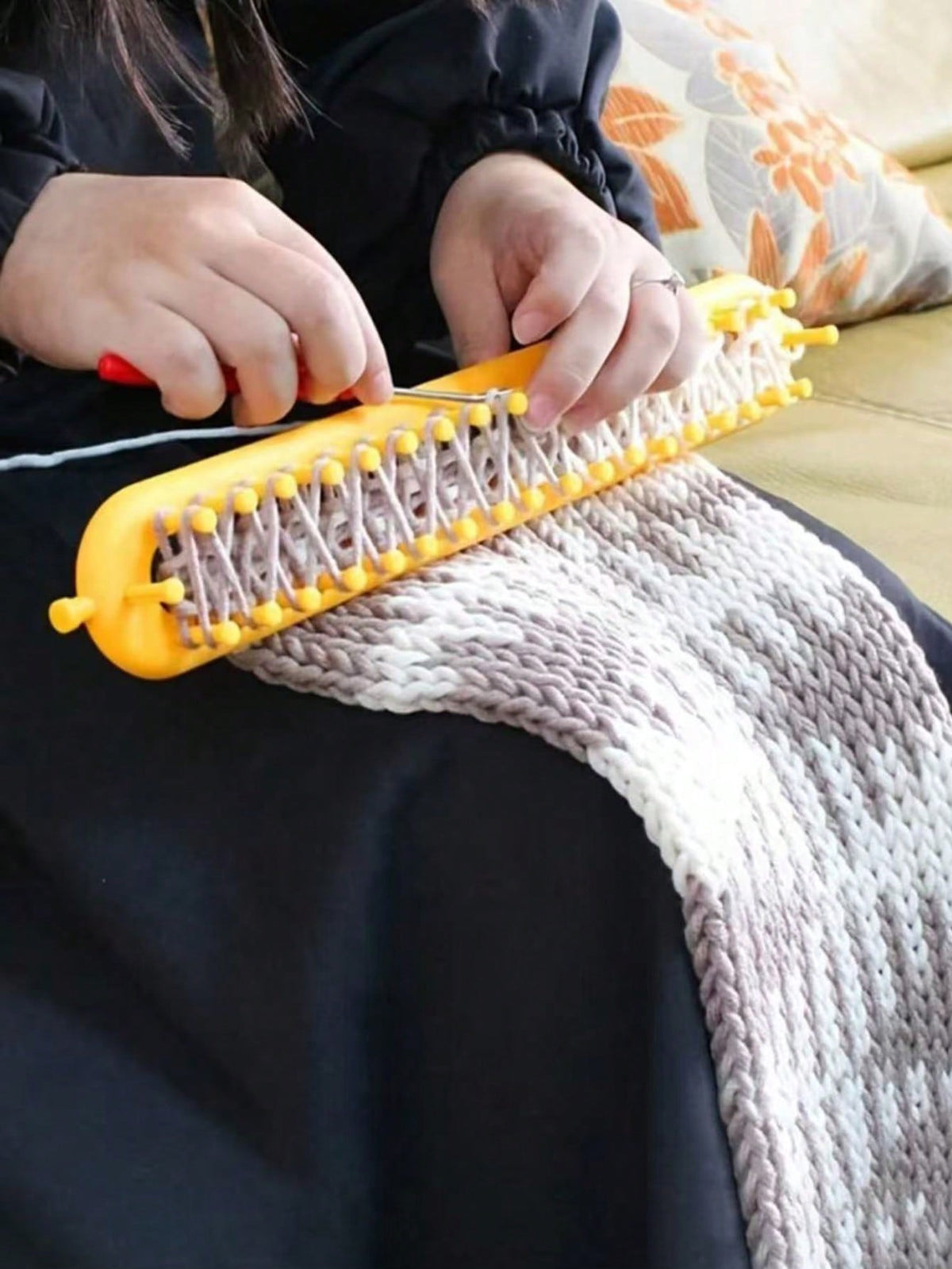 1pc/Set Handmade Knitting Kit With Knitting Loom, DIY Knitting Craft Weaving Tool, Crochet Hook, And Randomly Colored Accessories For Blanket, Scarf, Hat, Shawl, And Knit Sewing Projects