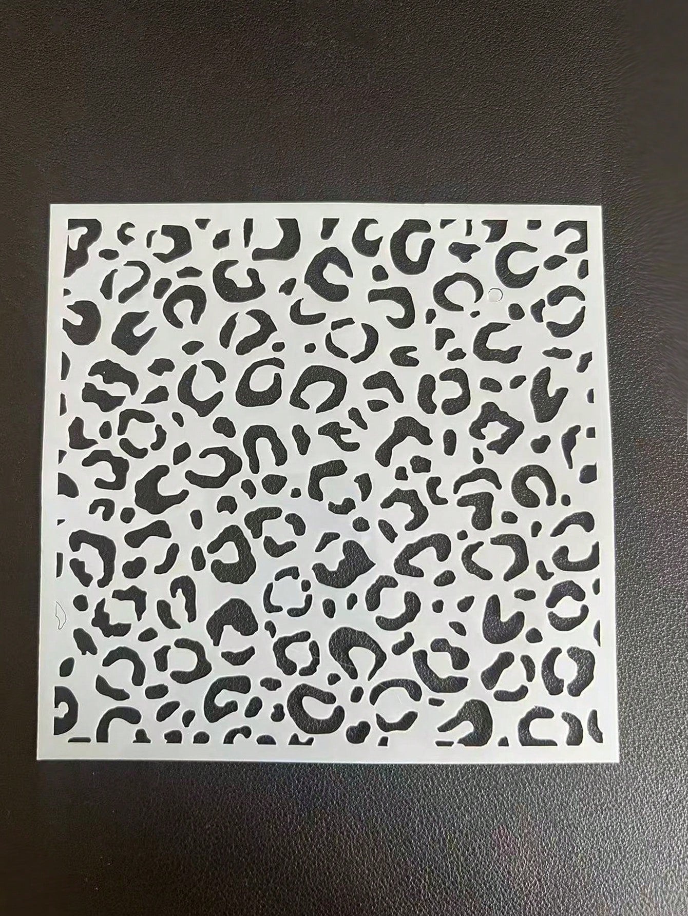 1pc Sexy Hollow Leopard Print Stencil Template, Leopard Face Makeup Tool, Suitable For Halloween, Carnival, Music Festival, Cosplay, Sexy Leopard Makeup, Asymmetrical Hollow Template, Painting Templat