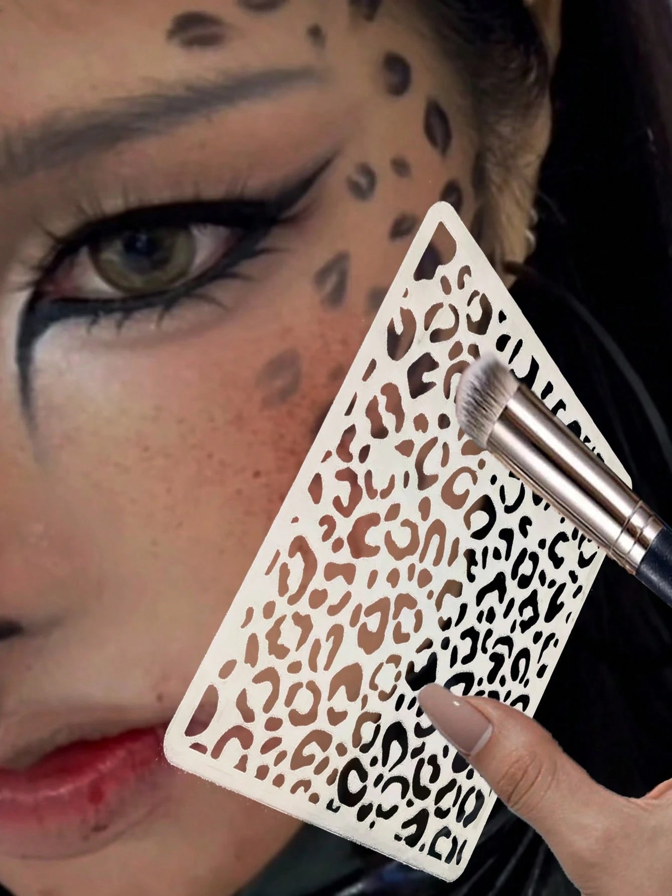 1pc Sexy Hollow Leopard Print Stencil Template, Leopard Face Makeup Tool, Suitable For Halloween, Carnival, Music Festival, Cosplay, Sexy Leopard Makeup, Asymmetrical Hollow Template, Painting Templat