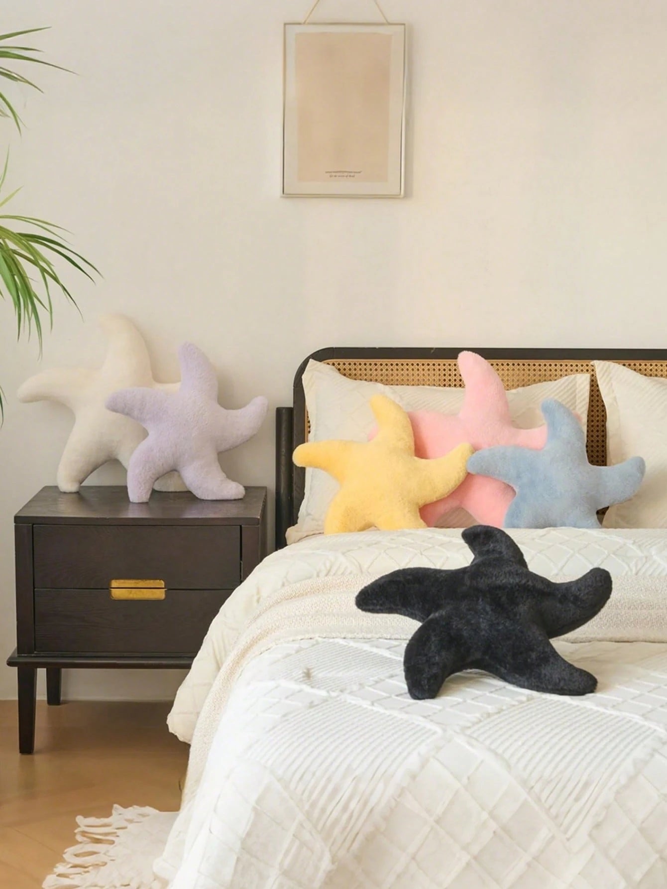 1pc Starfish Throw Pillow, Sofa Bed Decorative Pillow, Aesthetic Room Decor Accent Pillow, Soft Faux Rabbit Fur Plush, Living Room, Bedroom Decor, Room Arrangement, Party Gift, Outdoor Pillow, Garden