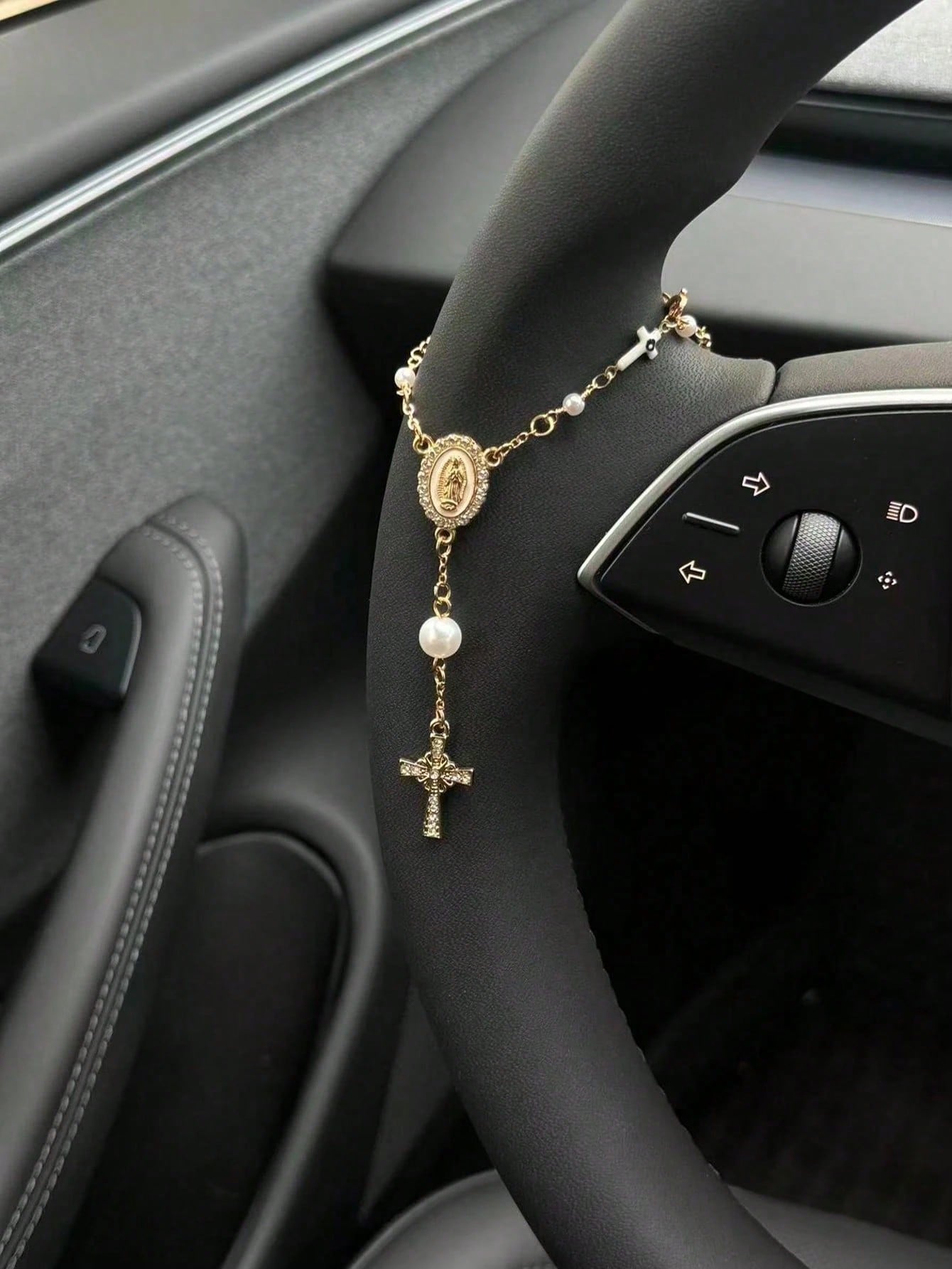 1pc Steering Wheel Rosary Hanging Ornament| Rosary Car Pendant Accessory| Car Decor| Car Pendant| Unique Fashion Car Pendant Decoration