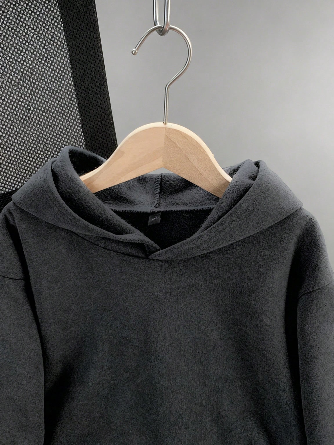 1pc Tween Boy Thermal Lined Thick Warm Sweatshirt, Young Student Clothing, Suitable For Kids Autumn/Winter Long Sleeve Top, Fashionable/Streetwear//Sporty
