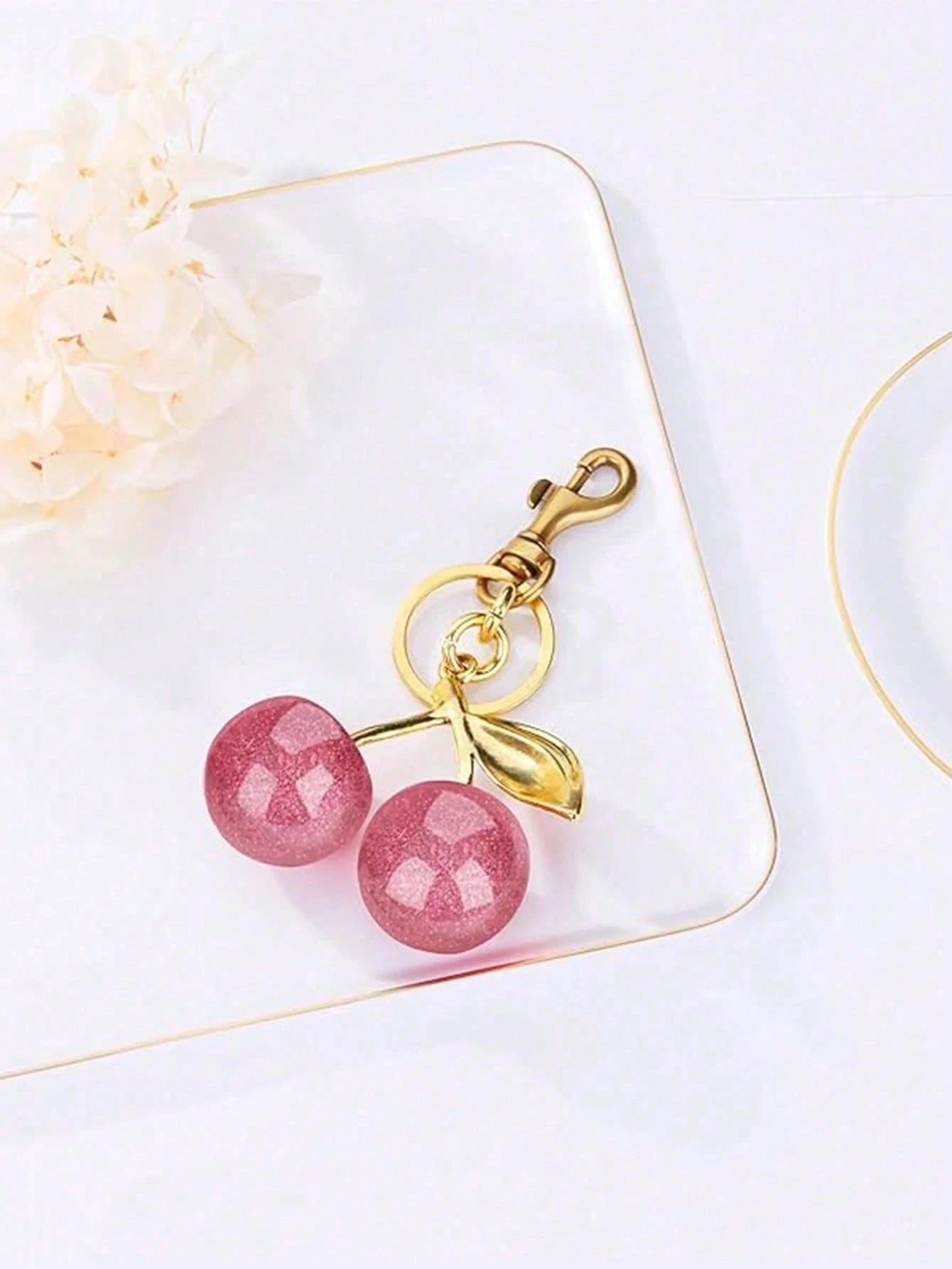 1pc Unique Shiny New Cherry-Shaped Pendant Keychain, Cherry-Shaped Buckle Decor Keychain, Suitable As Bag Accessory, Suitable For Women's Handbags And Accessories As Decoration, Car Keychain, Key Ring