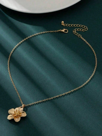 1pc Vintage Hollow Heart Pendant Necklace, Creative Minimalist Heart/Heart Y-Shaped Clavicle Chain