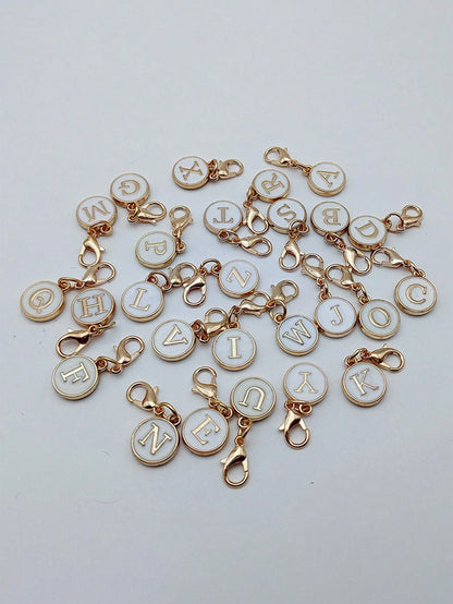 1pc White A-Z Letter Keychain, Suitable For Hanging On Bags, Decorating Backpacks, Also Can Be Used As Car Pendant, A Daily Gift For Women