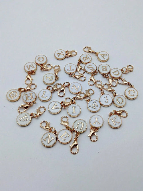 1pc White A-Z Letter Keychain, Suitable For Hanging On Bags, Decorating Backpacks, Also Can Be Used As Car Pendant, A Daily Gift For Women