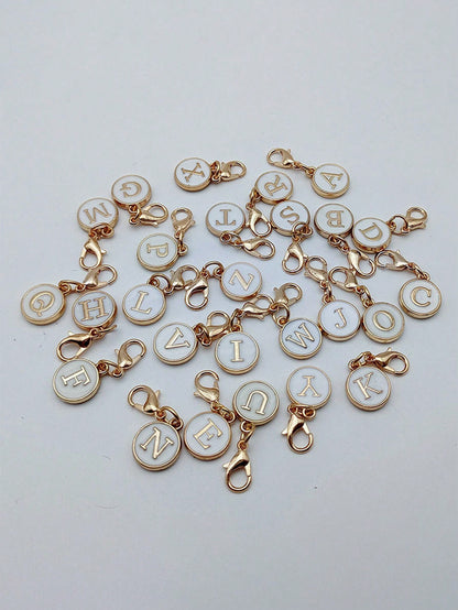 1pc White A-Z Letter Keychain, Suitable For Hanging On Bags, Decorating Backpacks, Also Can Be Used As Car Pendant, A Daily Gift For Women