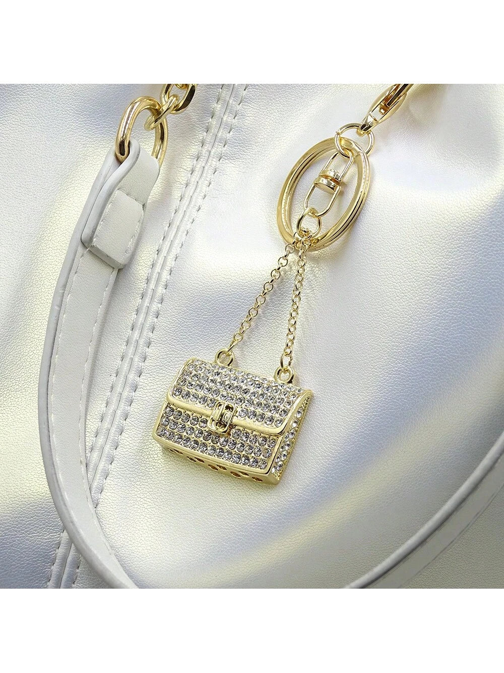 1pc Women's Fashion Jewelry Metal Studded Enamel Faux Mink Fur Decorative Handbag Charm Personalized Key Chain Small Gift Car Pendant Bridesmaid Gifts