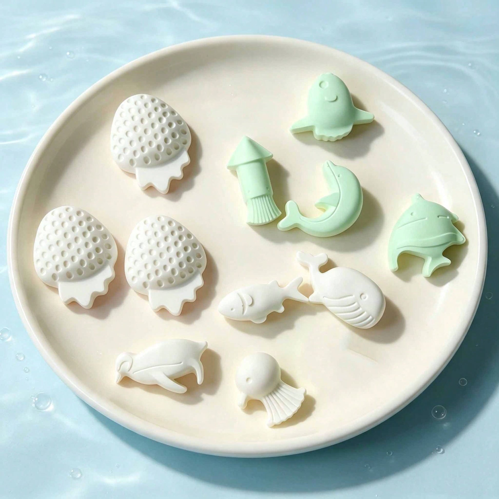 2 Styles Strawberry & Sea Animal Silicone Mold Set, Reusable DIY Epoxy Resin Casting Mould, Craft Mould For Handmade Soap, Aroma Candle, Plaster, Home Decor Ornaments
