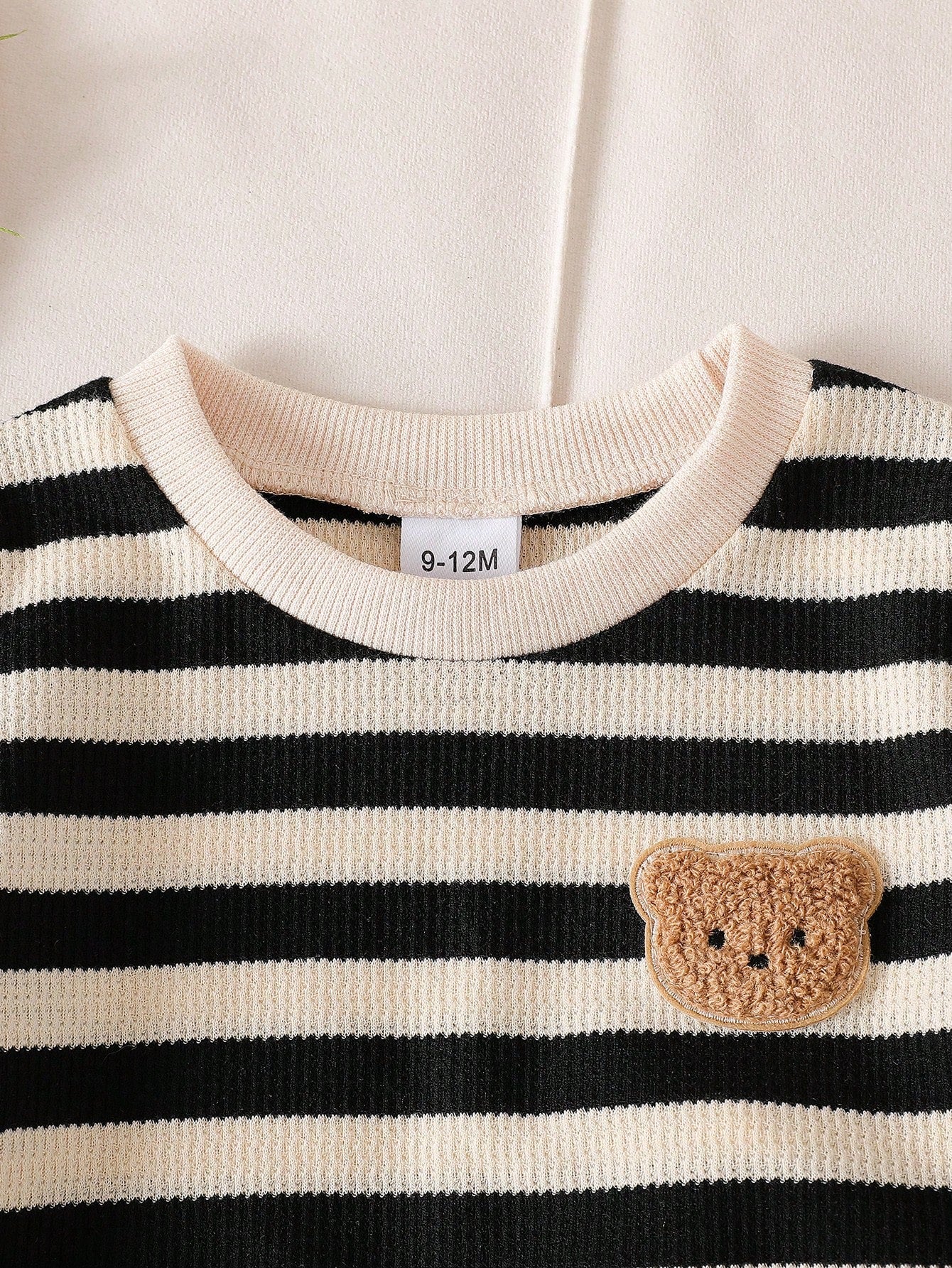 2026 New Boys Summer Black & White Thin Striped Short Sleeve Set, 3D Bear Embroidery Round Neck T-Shirt With Elastic Waist Shorts, Baby Outing Clothes, Simple Casual Non-Deforming, 1st Birthday Gift
