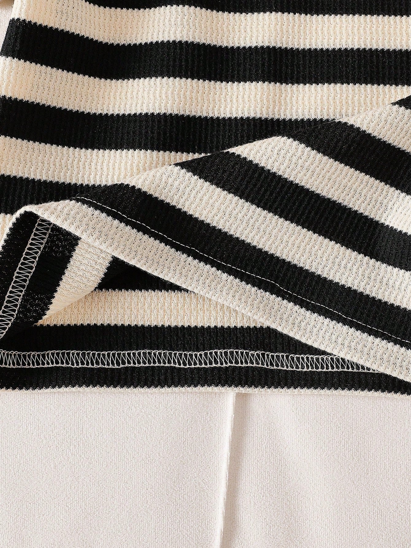 2026 New Boys Summer Black & White Thin Striped Short Sleeve Set, 3D Bear Embroidery Round Neck T-Shirt With Elastic Waist Shorts, Baby Outing Clothes, Simple Casual Non-Deforming, 1st Birthday Gift