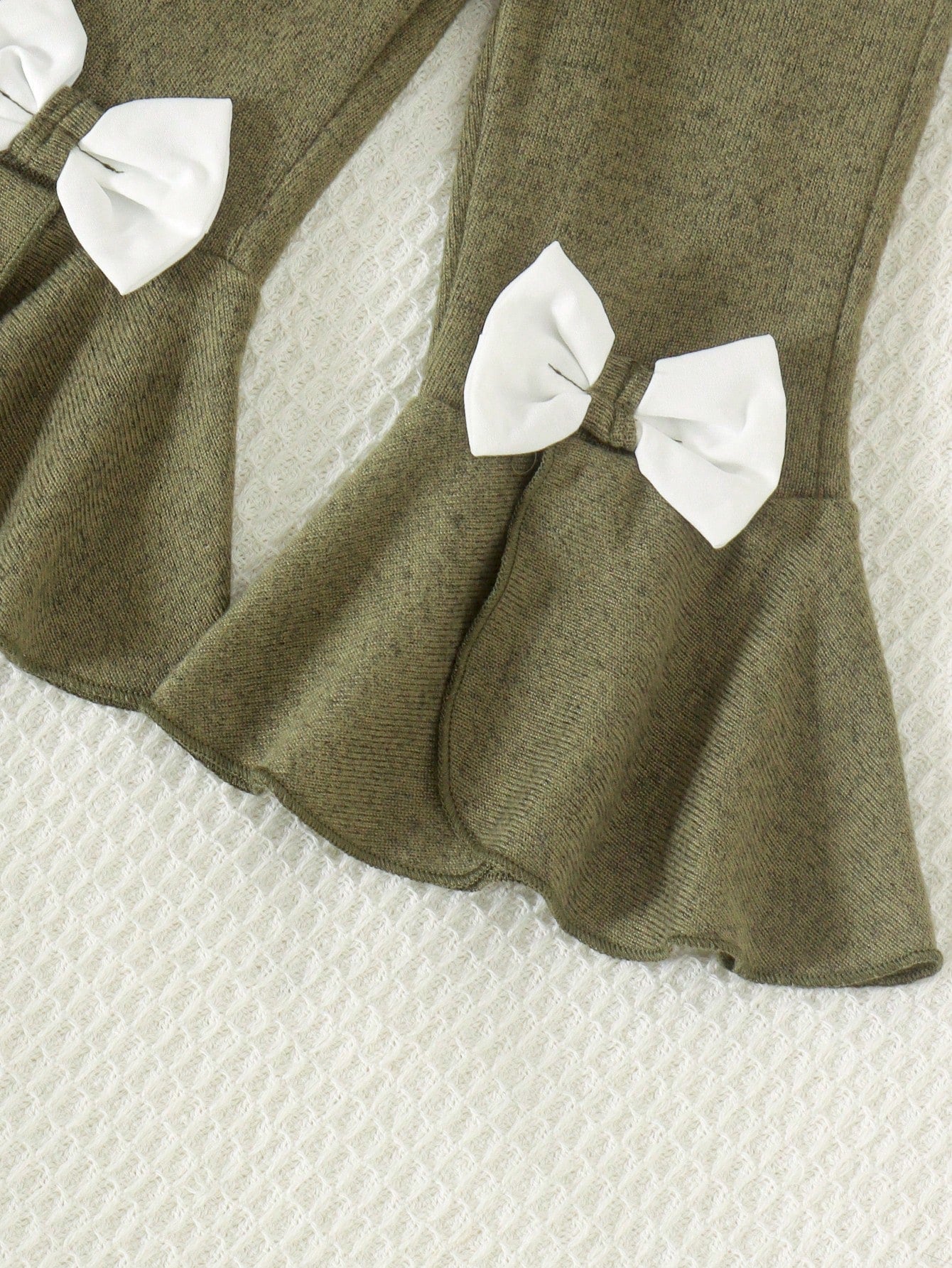 2pcs Baby Girl Forest Style 3D Bow Ruffle Long Sleeve Top & Flared Pants Set, Spring/Autumn Thin