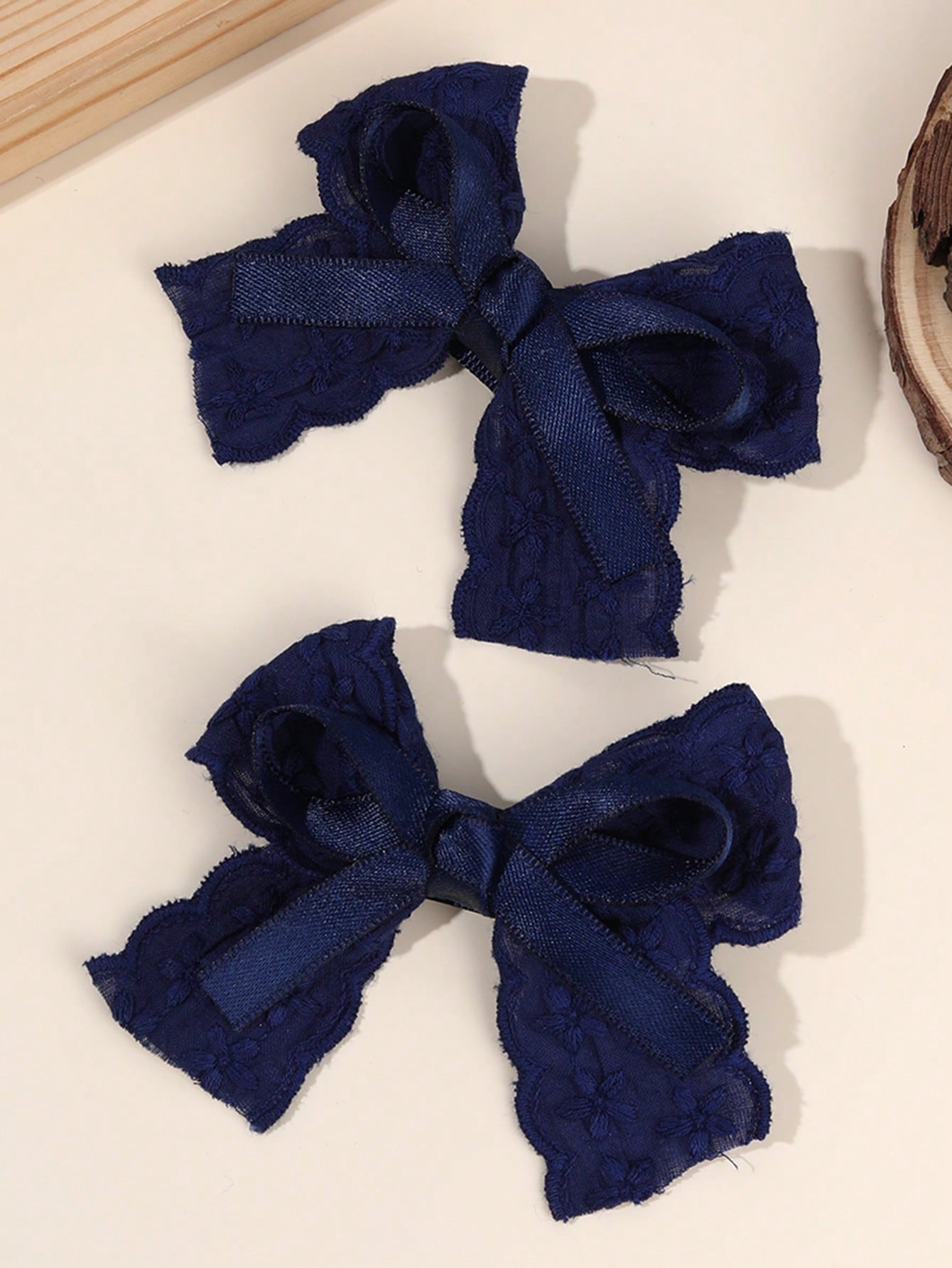 2pcs Navy Blue Girls Hair Clips, Navy Embroidered Flower Bow Hair Clips, Solid Color Satin Bow Alligator Clips, Girls Fabric Lace Bow Hair Barrettes, Wedding Party Hair Accessories, Baby Hair Decorati