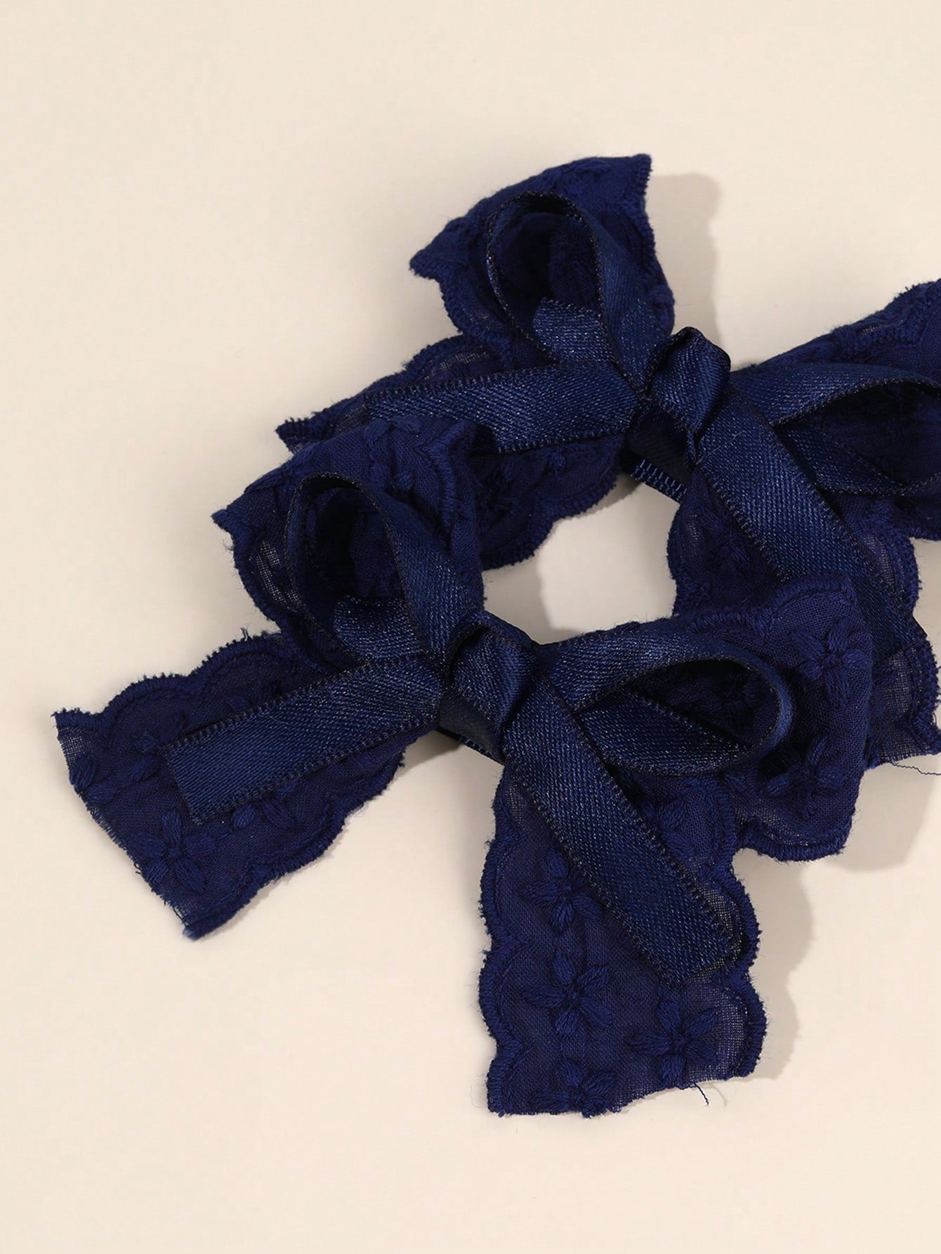 2pcs Navy Blue Girls Hair Clips, Navy Embroidered Flower Bow Hair Clips, Solid Color Satin Bow Alligator Clips, Girls Fabric Lace Bow Hair Barrettes, Wedding Party Hair Accessories, Baby Hair Decorati