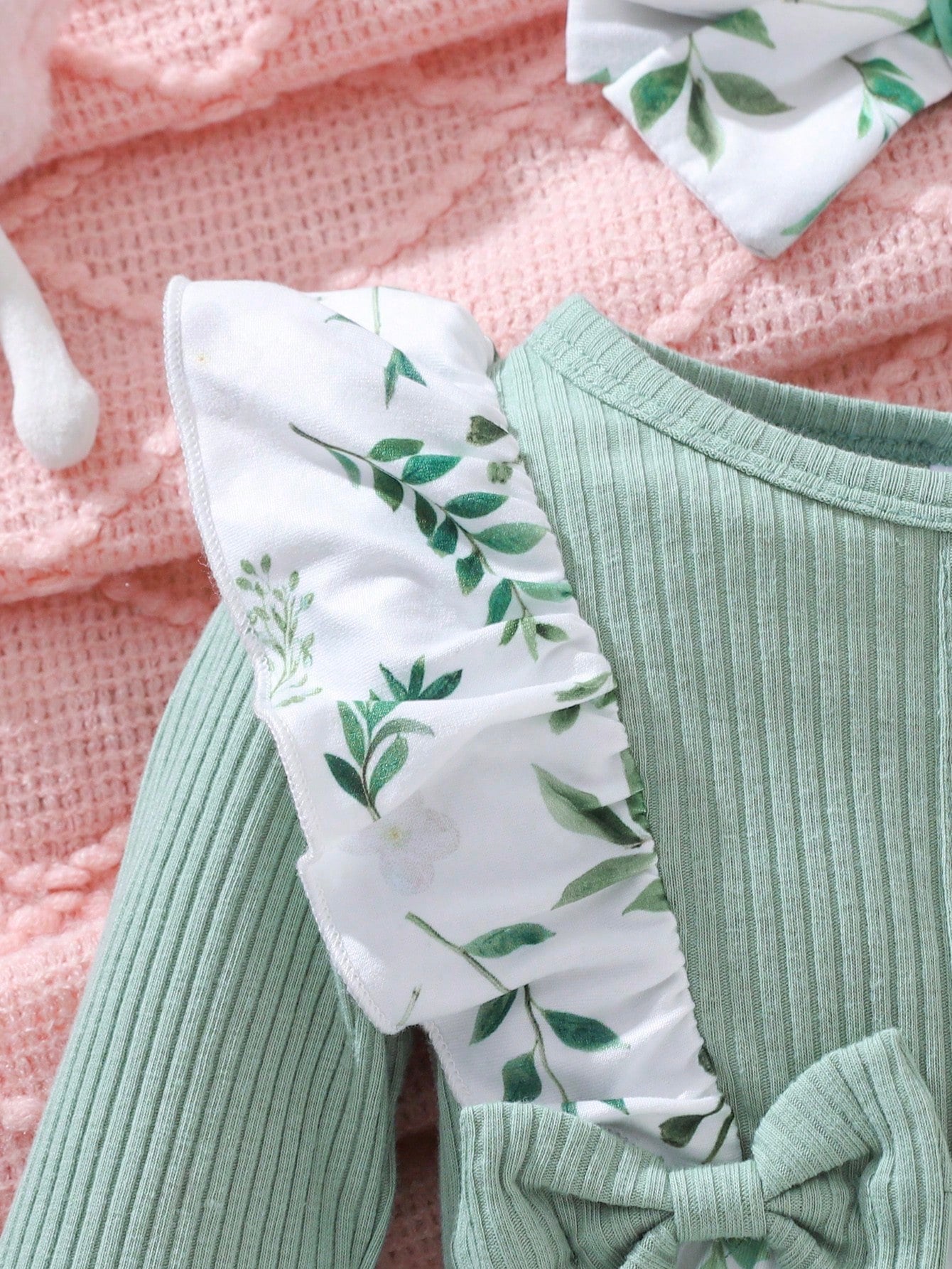 2pcs/Set Baby Girl Autumn/Winter Green Long Sleeve Lace Bow Button Leaf Allover Print Jumpsuit And Headband Set