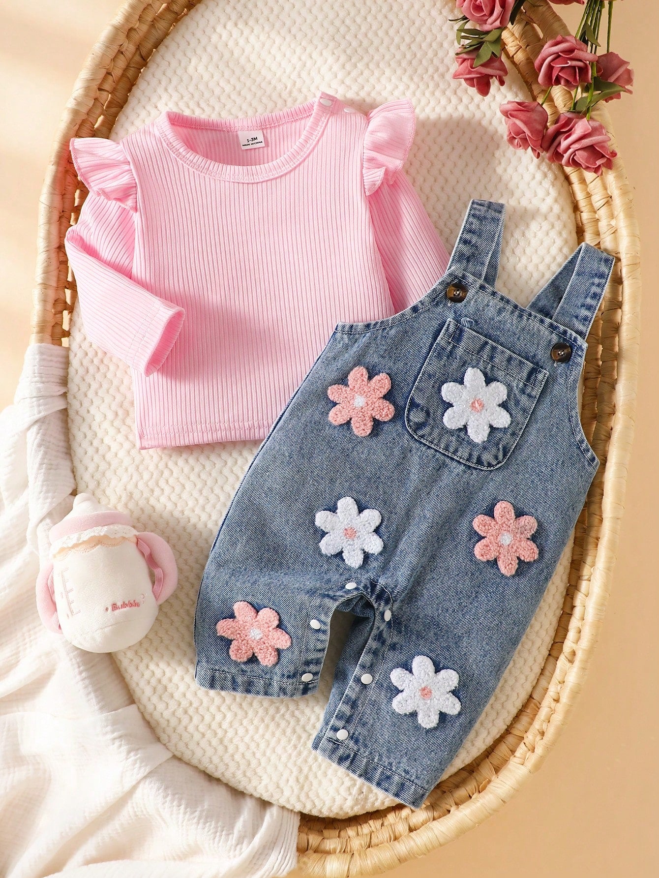 2pcs/Set Baby Girl Korean Style Fresh Floral Embroidered Denim Overalls Set, Pink Flutter Sleeve Ribbed Long Sleeve T-Shirt, Exquisite Embroidery, Soft Fabric, Regular Thickness, Infant Toddler