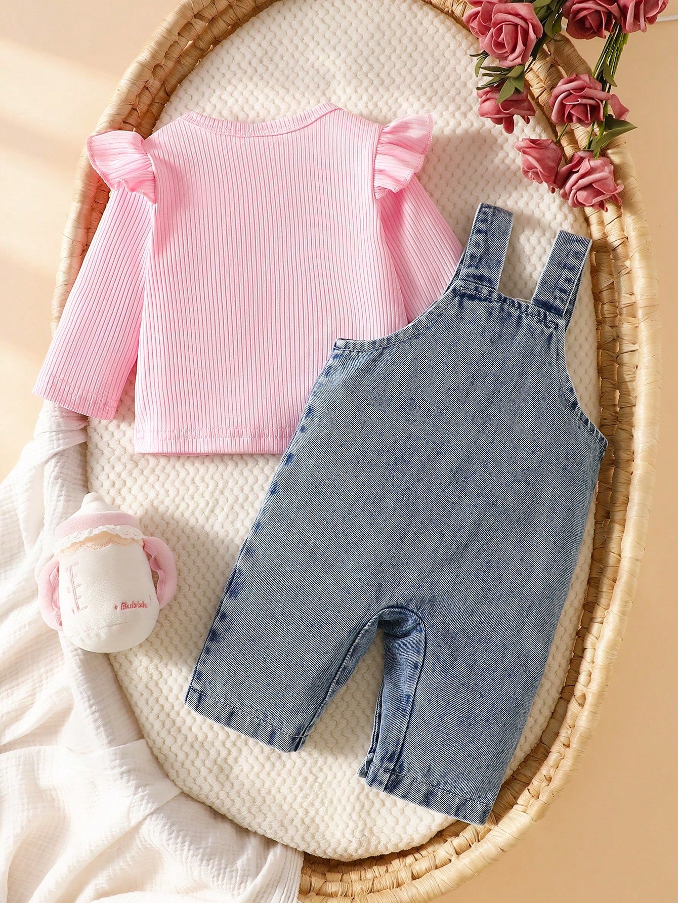 2pcs/Set Baby Girl Korean Style Fresh Floral Embroidered Denim Overalls Set, Pink Flutter Sleeve Ribbed Long Sleeve T-Shirt, Exquisite Embroidery, Soft Fabric, Regular Thickness, Infant Toddler