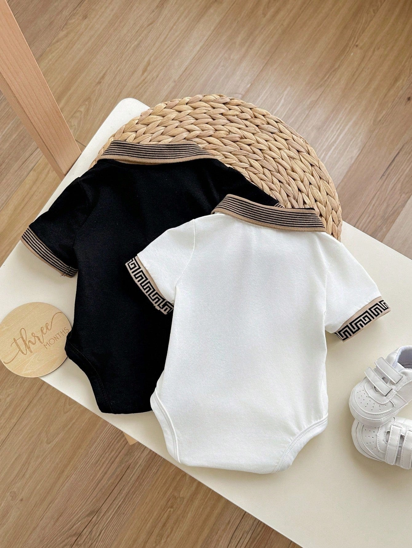2pcs Set Newborn Baby Boy/Girl Casual College Style V-Neck Knitted Small Logo Print Bodysuit Outfit, Summer Party & Outdoor Wear