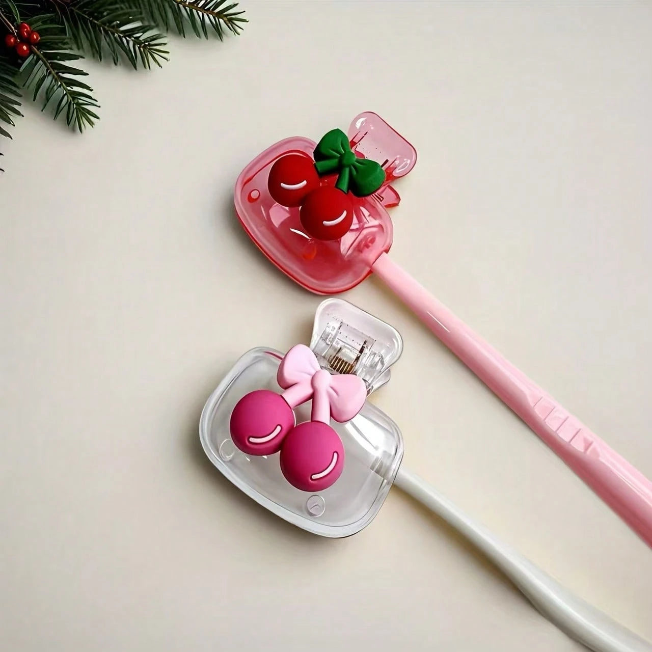 2pcs Strawberry Shaped Toothbrush Holder, Dust-Proof Toothbrush Cover, Cute Strawberry Pattern, White And Pink Color Scheme, Compact And Portable, Easy To Carry, Protects Toothbrush Head, Dual Hole De