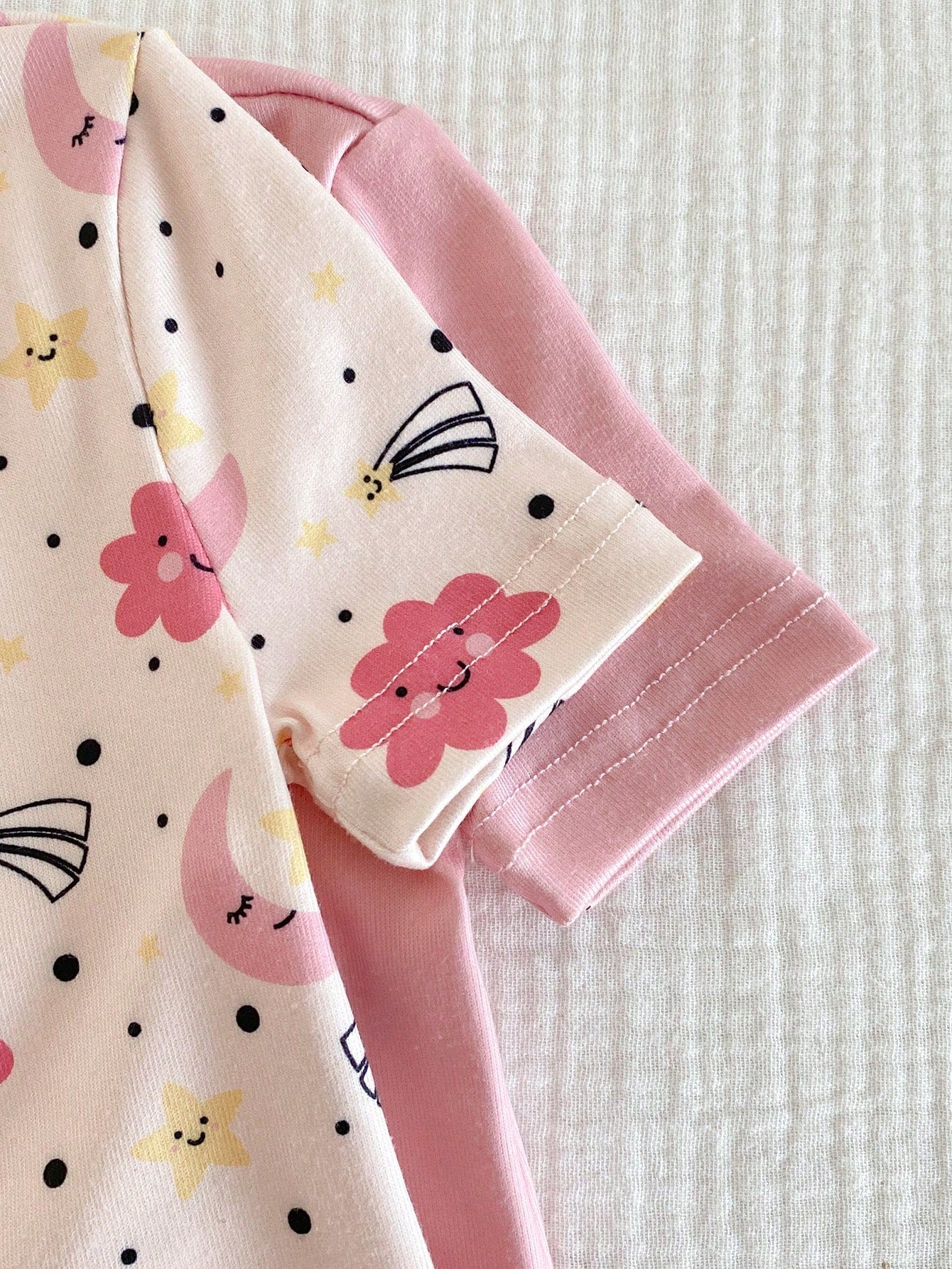 4pcs Baby Girls' Light Pink,Summer,Cute,Graphic,Holiday Star,Moon,Cloud Print Rib Knit Crew Neck Short Sleeve Top And Pants Snug Fit Pajama Set