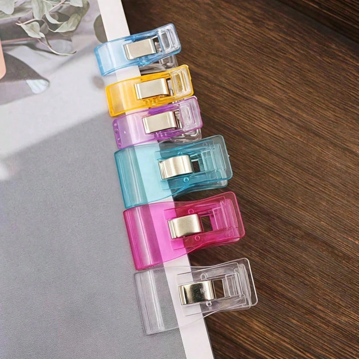 50pcs Colorful Fabric Sewing Clips, Multi-Purpose Quilting Binding Craft Clips, Edge Positioning Clips, Plastic Binding Paper Clips Set, DIY Sewing Pin Alternative