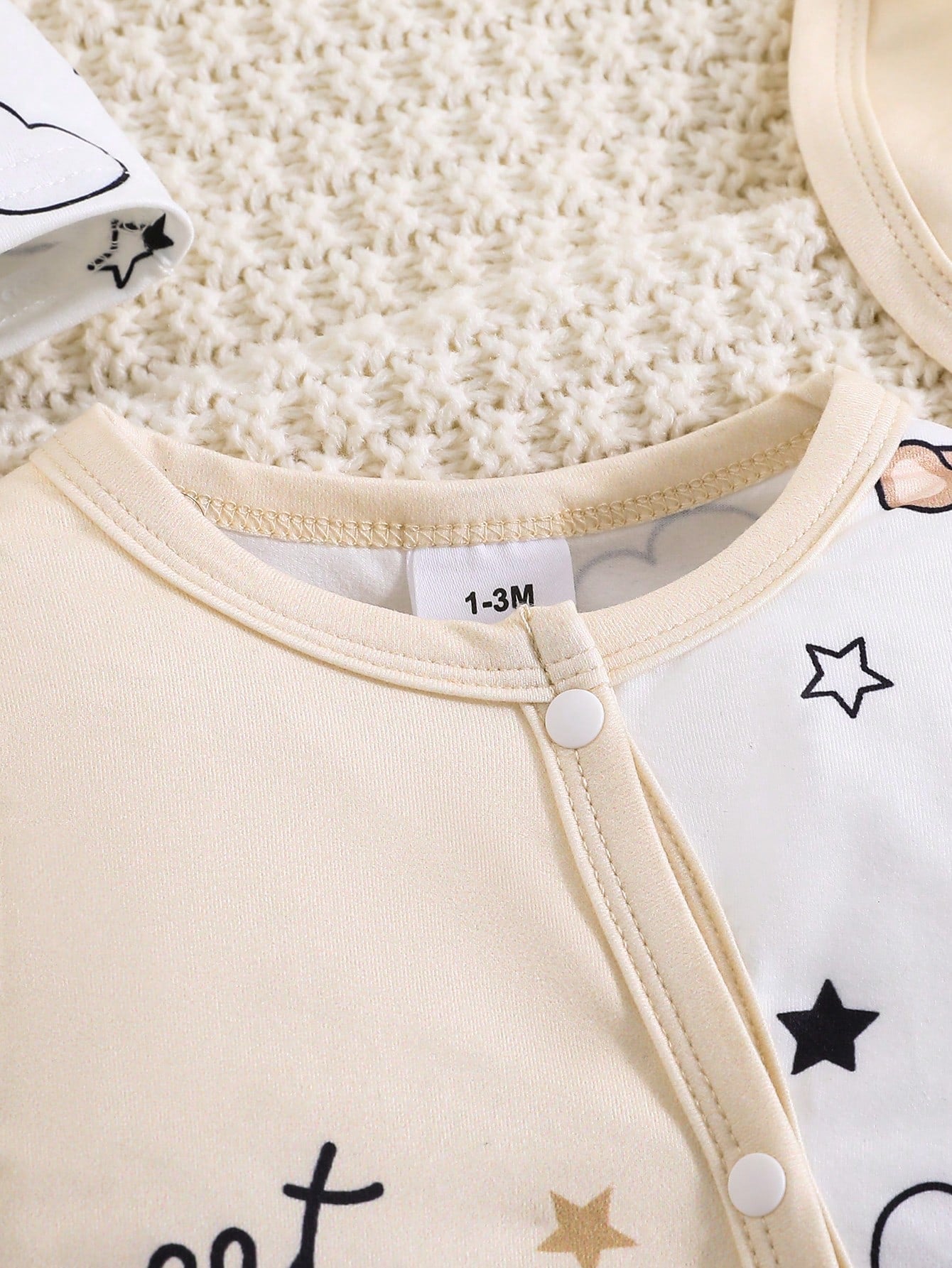 5pcs Newborn Baby Boy Cloud Bear Print Contrast Color Romper + Hat + Gloves + Bib + Cute Outfit Set, Suitable For All Seasons