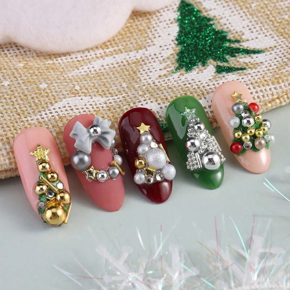 6-Grid Christmas Pearl Nail Art Decoration Beads, 3D Mixed Color Multi-Size Glossy Flat-Bottom Round Pearls, Red, Green, White, Pink, Champagne, Suitable For Creating Christmas Tree Holiday Nail Art