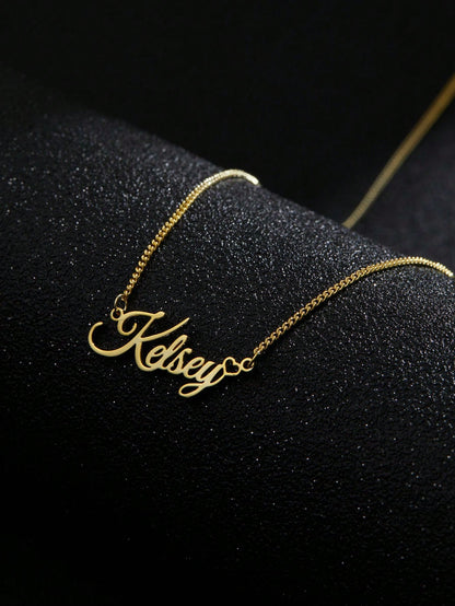 A 925 Silver Classic Elegant Heart-Shaped Customized English Name Pendant Necklace, Lively And Interesting, Retro And Exquisite, Suitable For Any Scene And Season As A Versatile Accessory. It Is A Bea