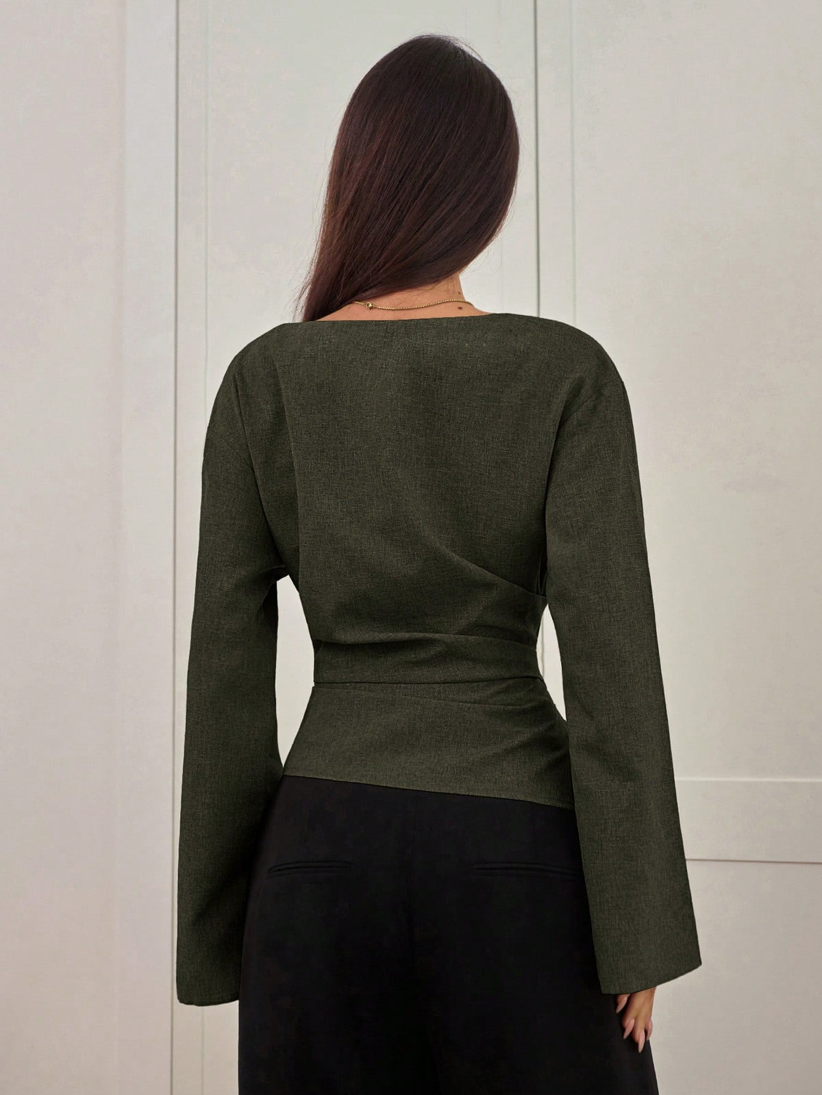 Aloruh Women's Autumn/Winter New Stylish Commuter Waist Ruched Asymmetric Hem Long Flare Sleeve V-Neck Pullover Blouse
