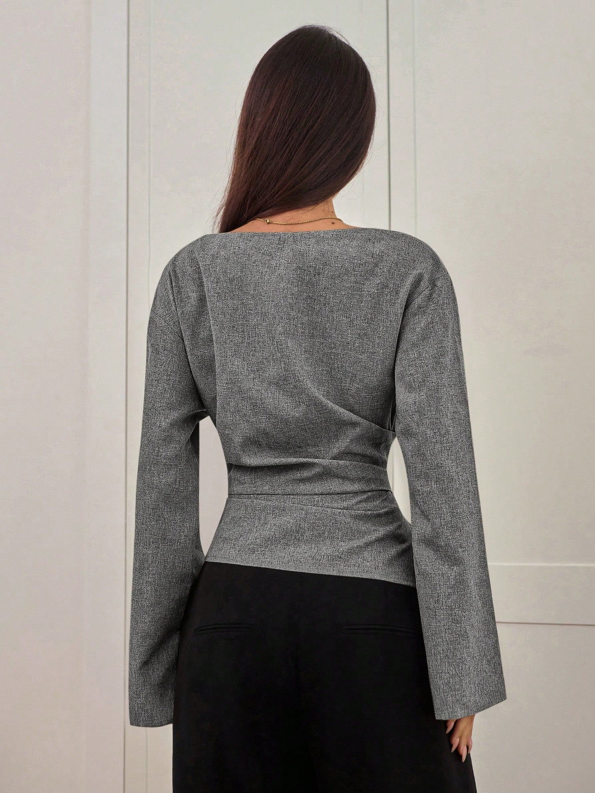 Aloruh Women's Autumn/Winter New Stylish Commuter Waist Ruched Asymmetric Hem Long Flare Sleeve V-Neck Pullover Blouse