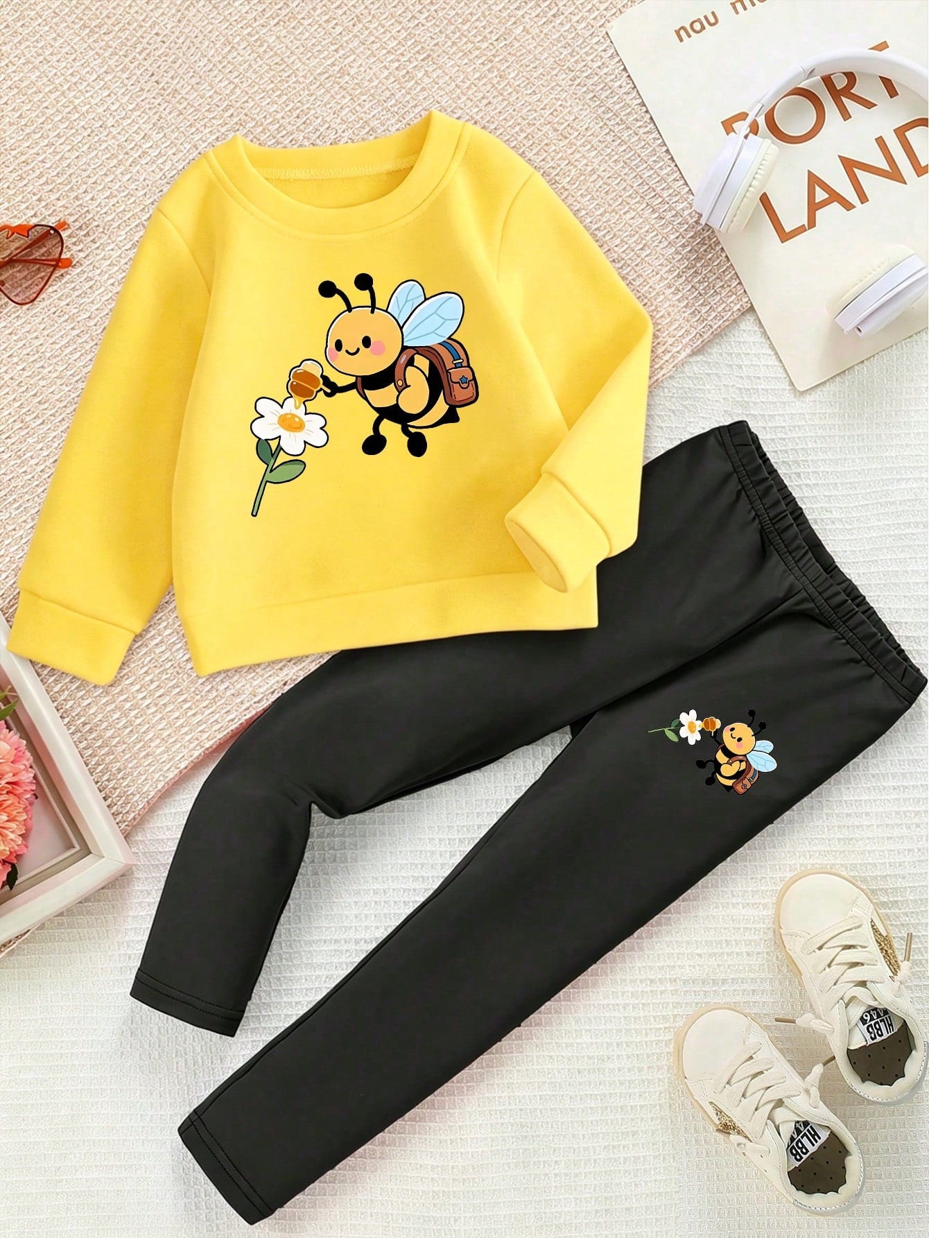 Autumn/Winter Baby Girl Creative Fresh Minimalist Cute Little Bee Print Basic Crew Neck Sweatshirt & Leggings Set, Comfortable Outfit