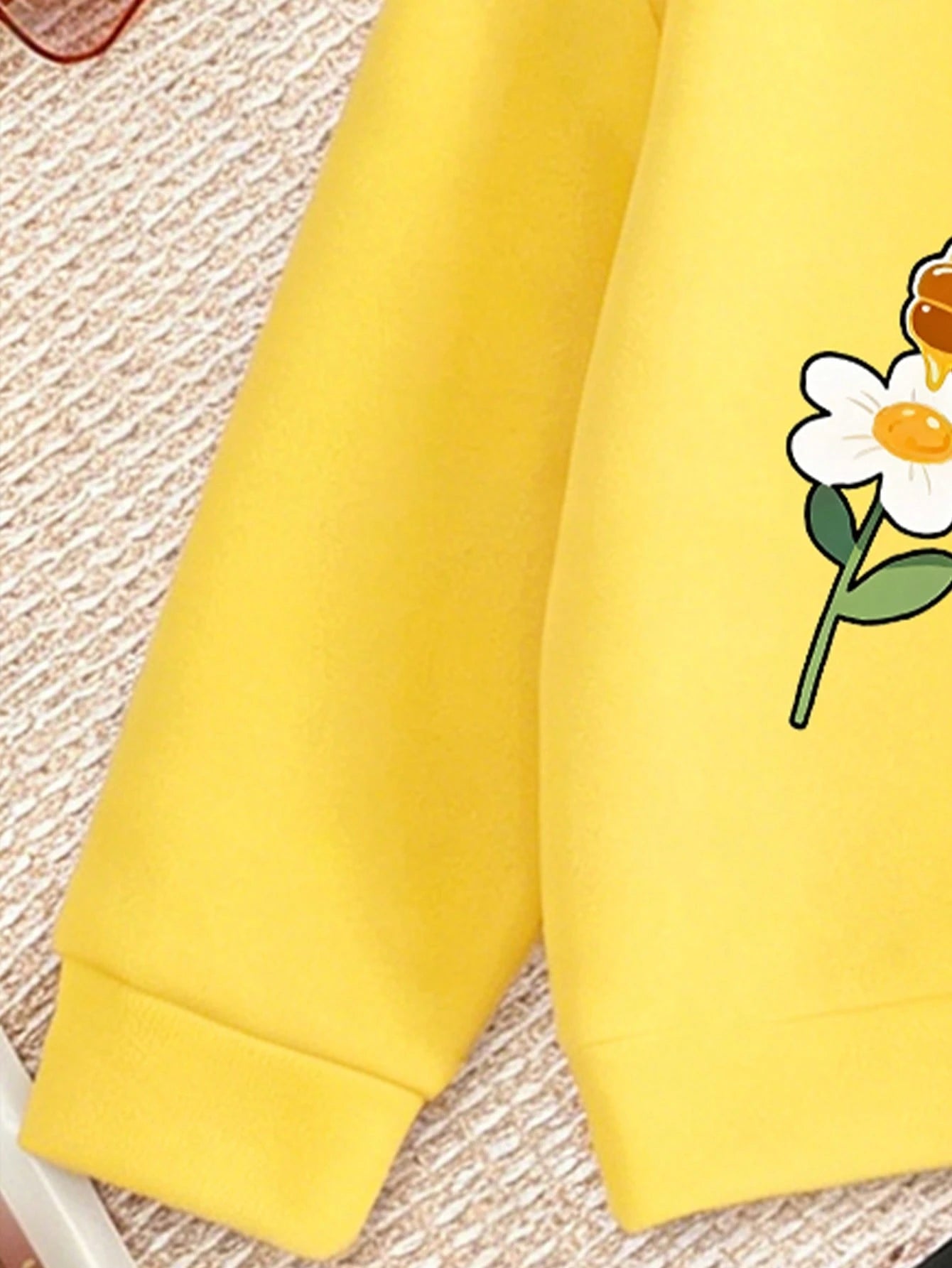 Autumn/Winter Baby Girl Creative Fresh Minimalist Cute Little Bee Print Basic Crew Neck Sweatshirt & Leggings Set, Comfortable Outfit