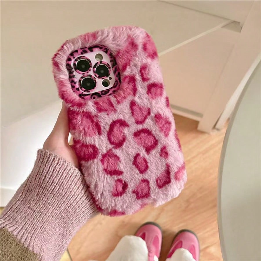 Autumn/Winter Fluffy Leopard Print Bracelet Phone Case- With Lens Stand Design- Compatible With Apple 17/16/15/14/13/12/11 Leopard Print Plush Bracelet Lens Stand