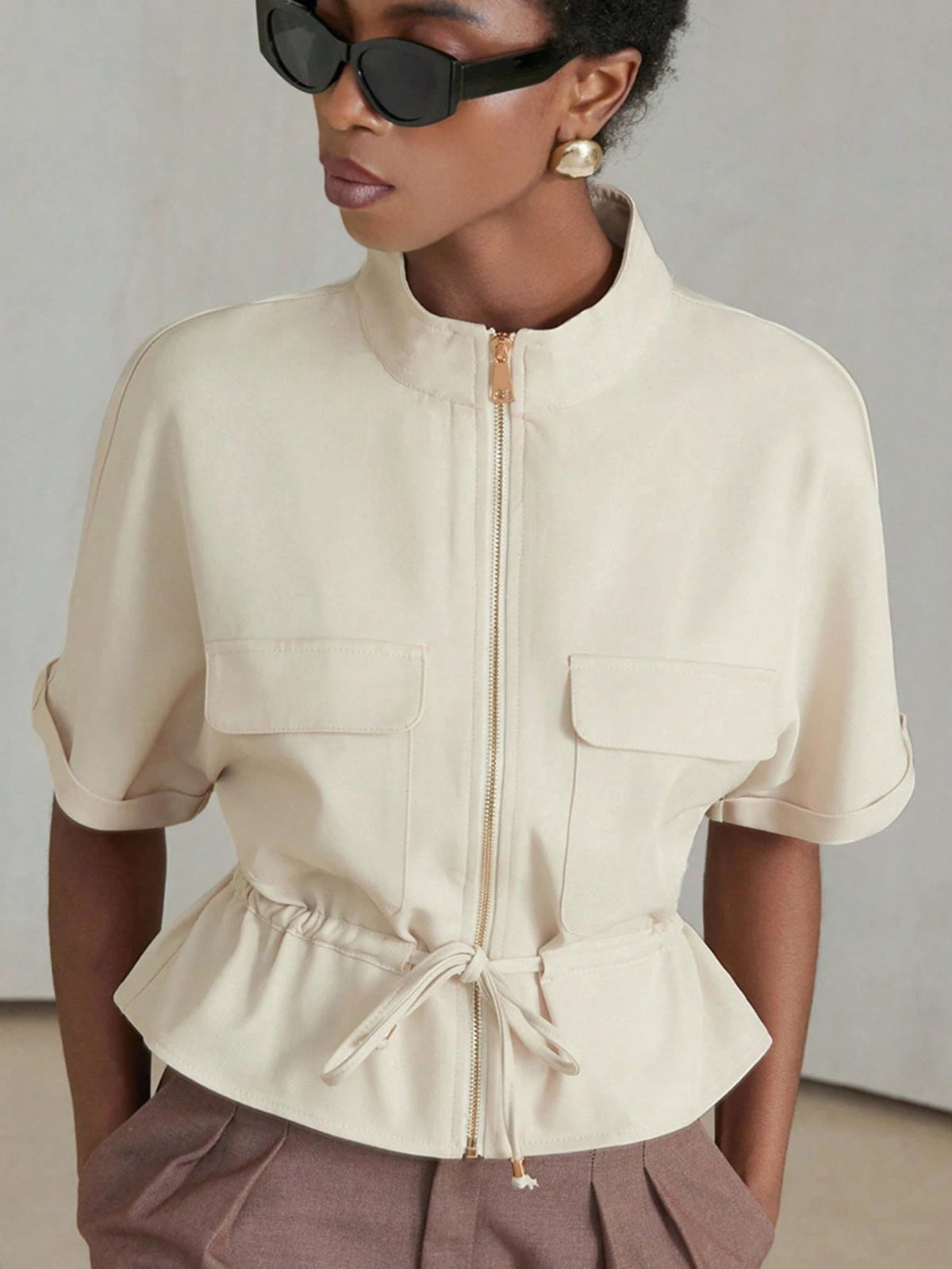 Aveloria Modichic Fashionable Short Utility Shirt, With Two Symmetrical Chest Pockets, Cinched Waist Design, Overall Neat And Practical