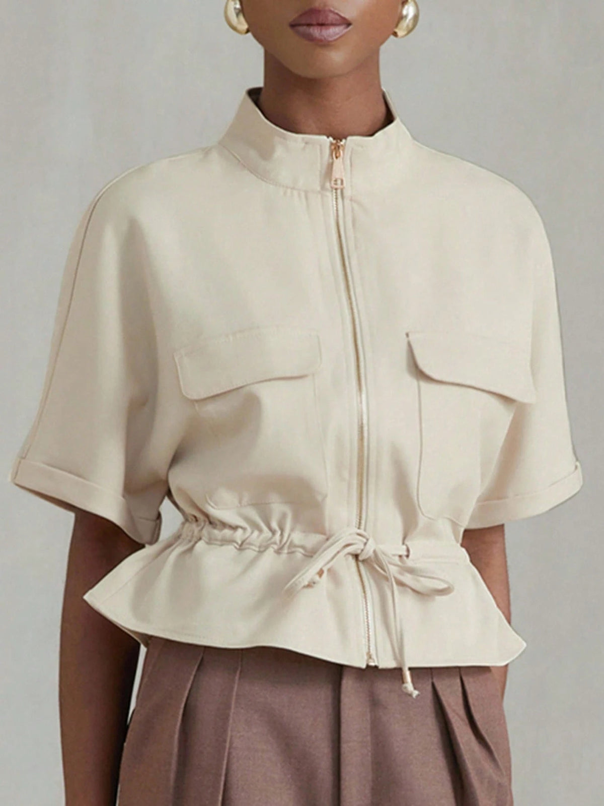 Aveloria Modichic Fashionable Short Utility Shirt, With Two Symmetrical Chest Pockets, Cinched Waist Design, Overall Neat And Practical