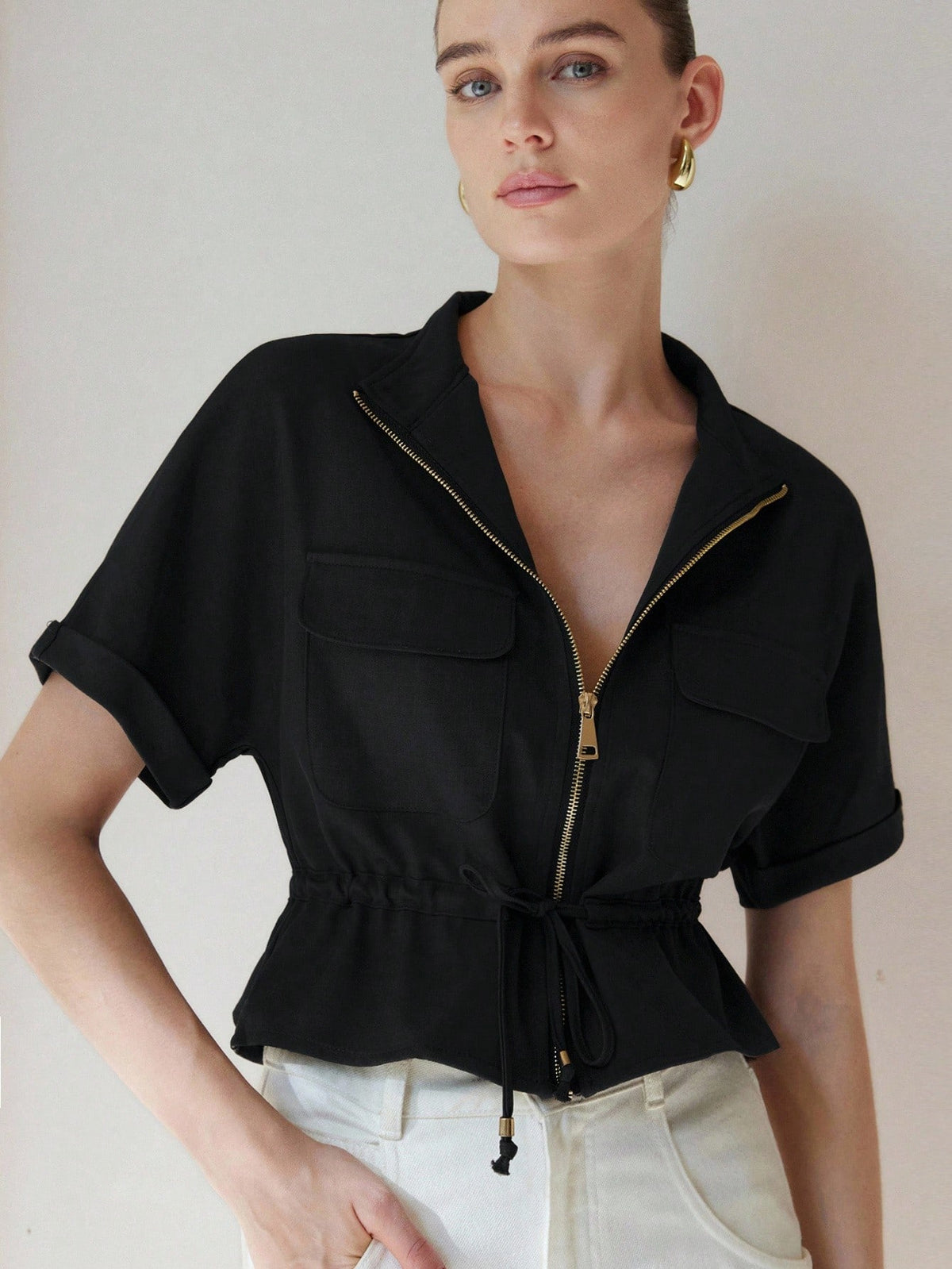 Aveloria Modichic Fashionable Short Utility Shirt, With Two Symmetrical Chest Pockets, Cinched Waist Design, Overall Neat And Practical
