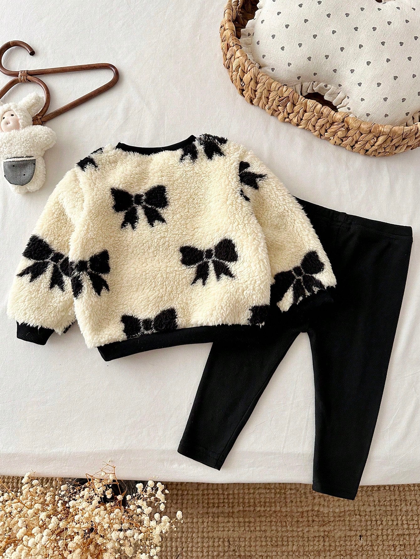 Baby Girl Bowknot Pattern Crew Neck Long Sleeve Sweatshirt And Pants Casual Set