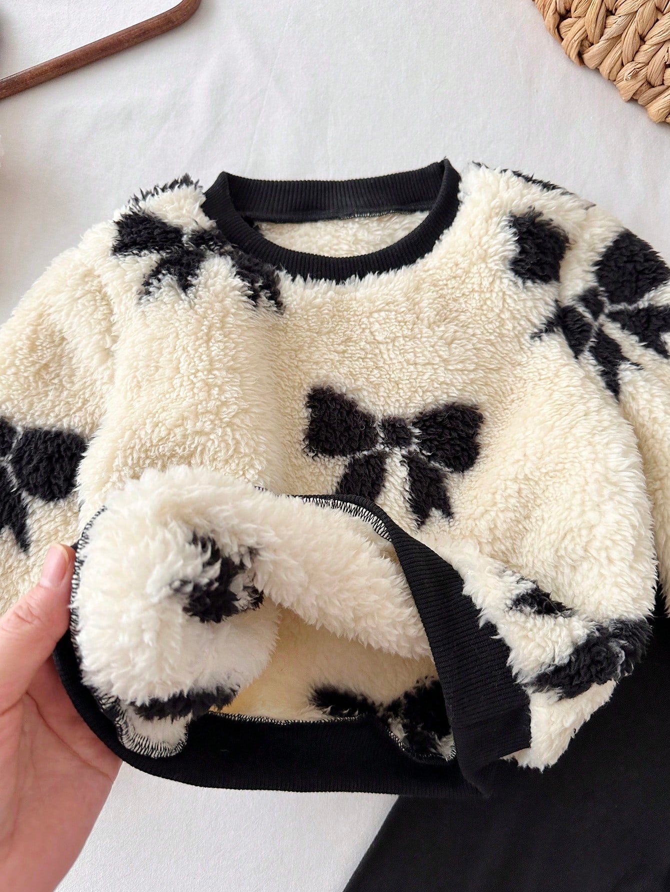 Baby Girl Bowknot Pattern Crew Neck Long Sleeve Sweatshirt And Pants Casual Set
