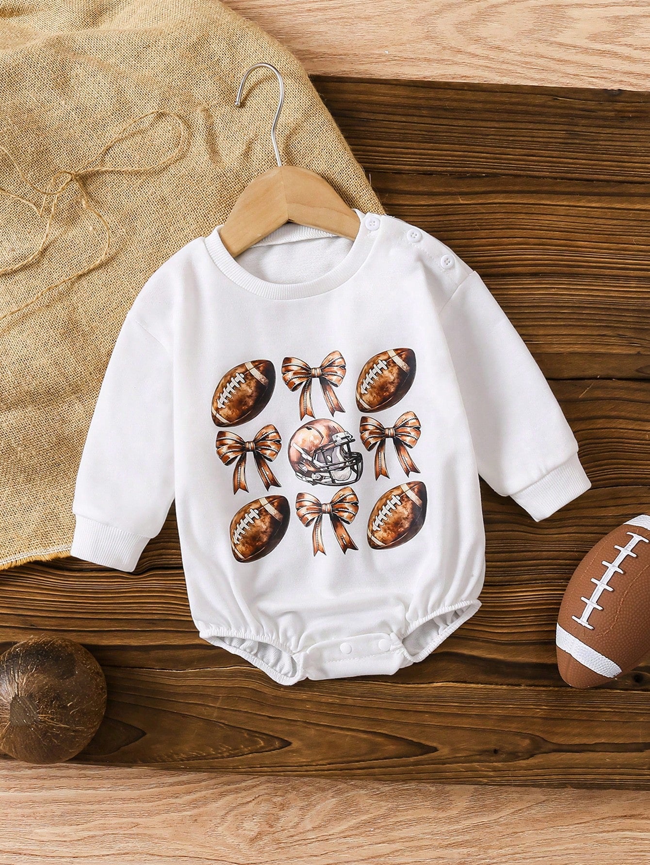 Baby Girl Casual Cute Daily All-Match Versatile Football & Bow Design Long Sleeve Loose Fit Comfy Knit Bodysuit, Suitable For Spring & Autumn