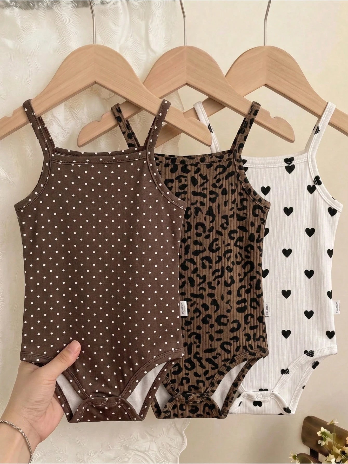 Baby Girl Casual Spaghetti Strap Romper Suitable For Spring And Summer