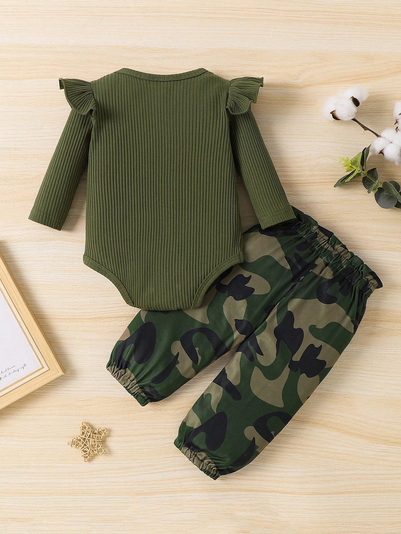 Baby Girl Fashion Minimalist Long Sleeve Ruffle Bodysuit & Camo Print Bow Decor Casual Pants Set, Spring
