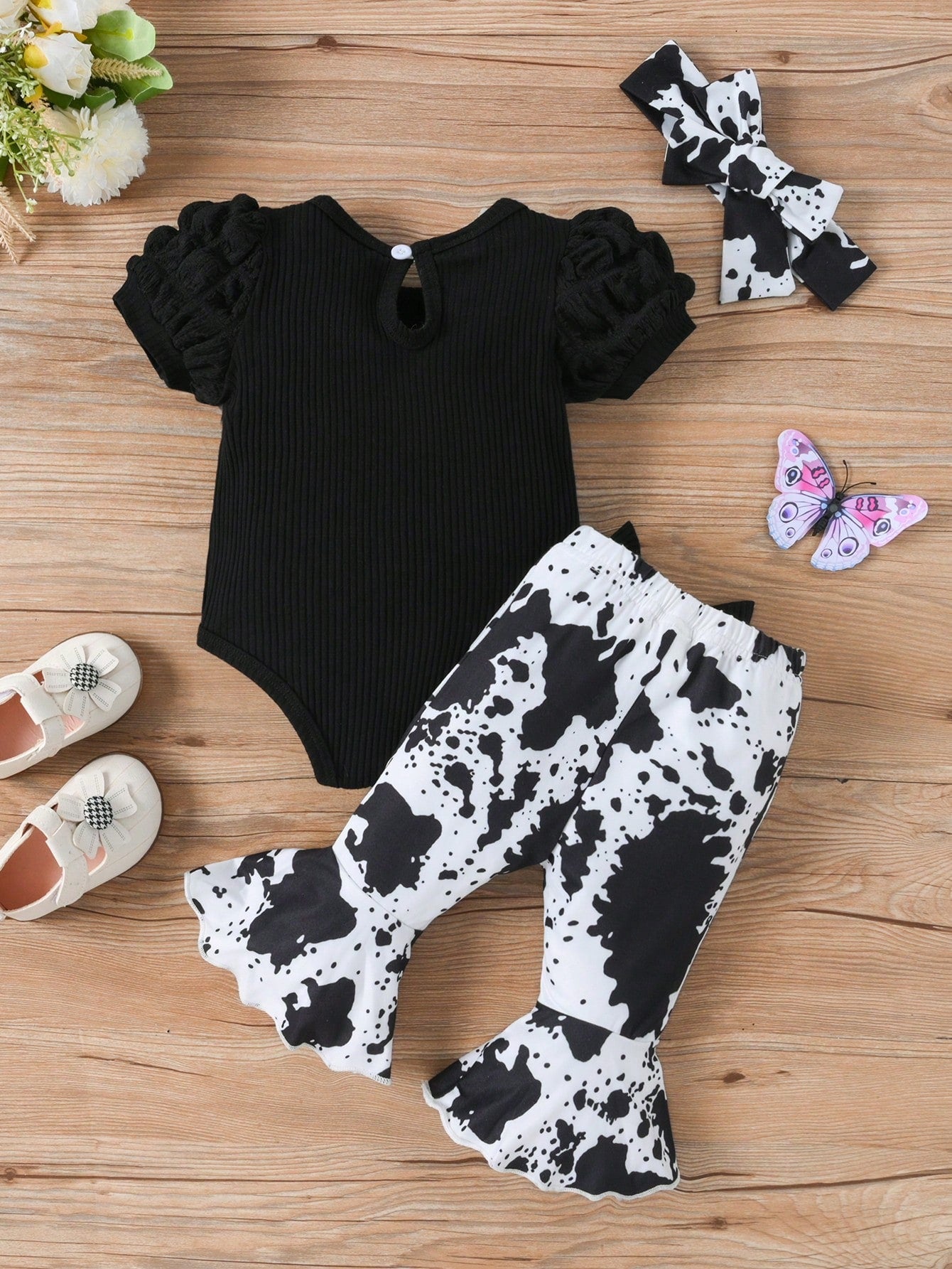 Baby Girl Fashionable And Casual Puff Sleeve Ribbed Bodysuit With Printed Flare Pants, Cute Hair Accessory, Simple Set For Spring And Summer