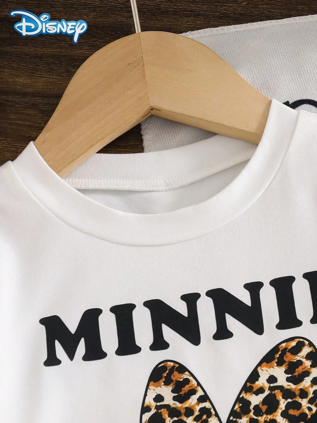 Baby Girls T-Shirt Set, Summer Disney Sweet Cool Spicy Style, Fitted Round Neck White Leopard Print Bow Face-Framing Minnie Mouse Graphic Short Sleeve T-Shirt + Matching Leopard Print Shorts 2pcs Set