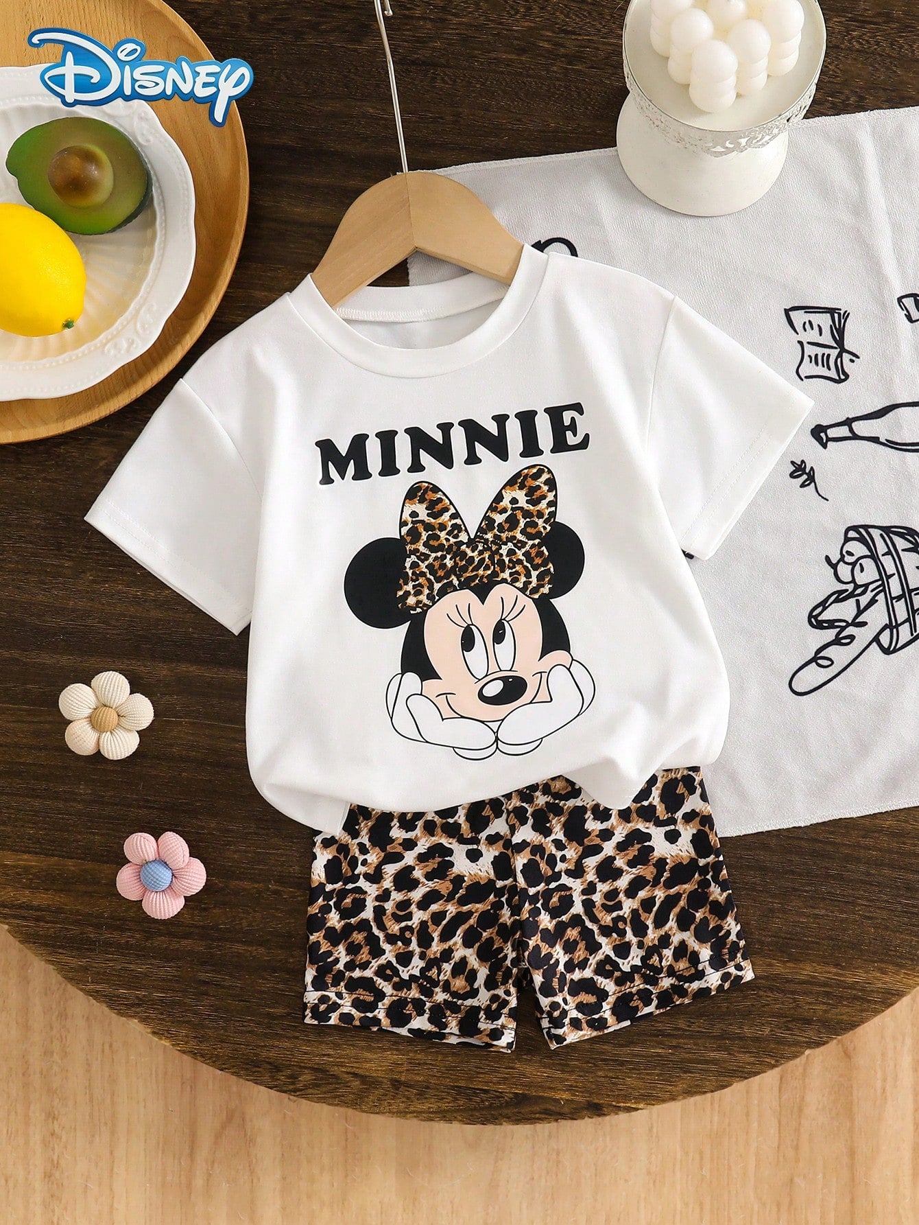 Baby Girls T-Shirt Set, Summer Disney Sweet Cool Spicy Style, Fitted Round Neck White Leopard Print Bow Face-Framing Minnie Mouse Graphic Short Sleeve T-Shirt + Matching Leopard Print Shorts 2pcs Set