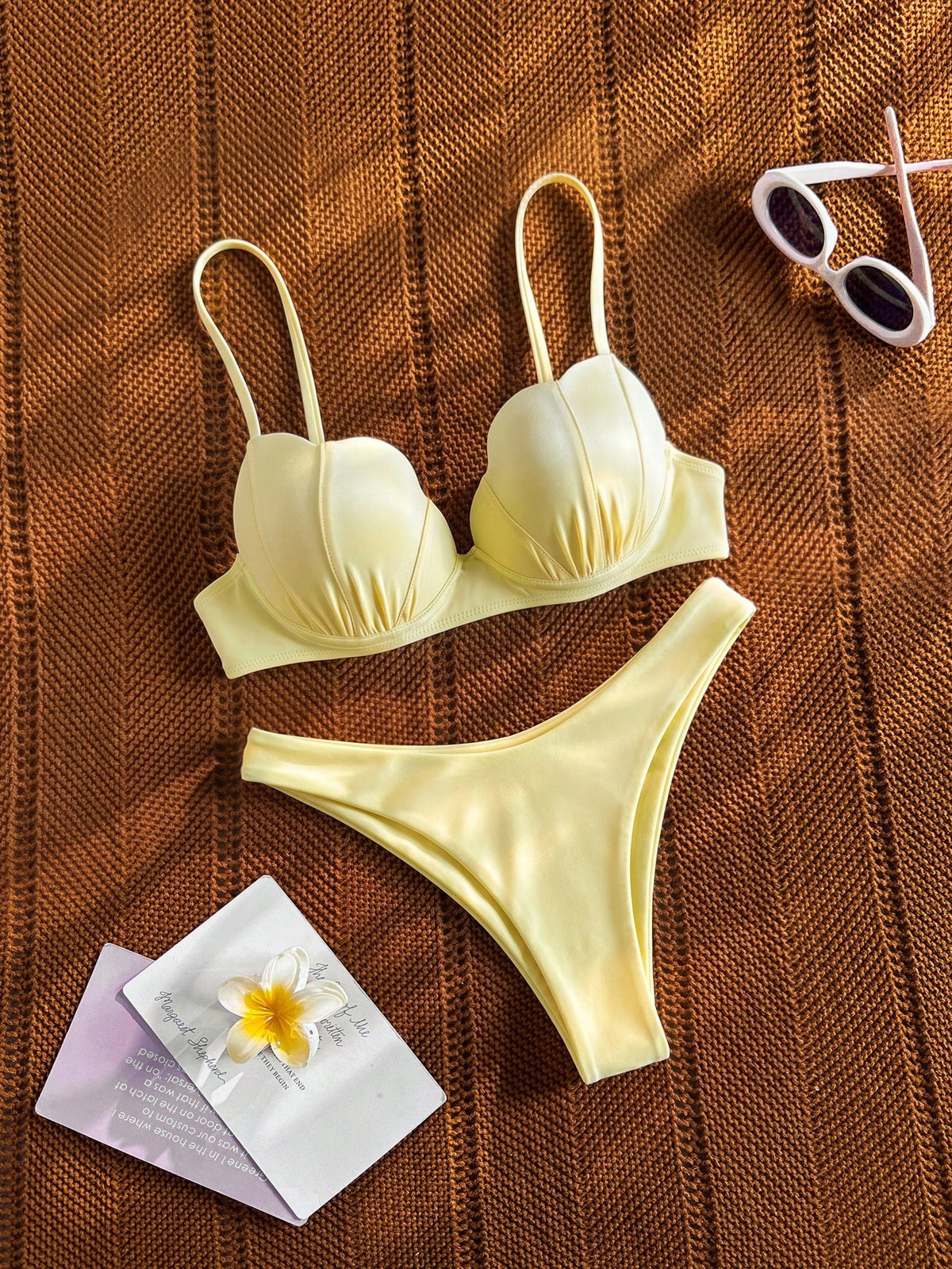 Bikinx Women's Yellow Shell-Shaped Cup Bikini Set With Spaghetti Strap, Back Tie Swimsuit, Suitable For Beach Vacation Summer